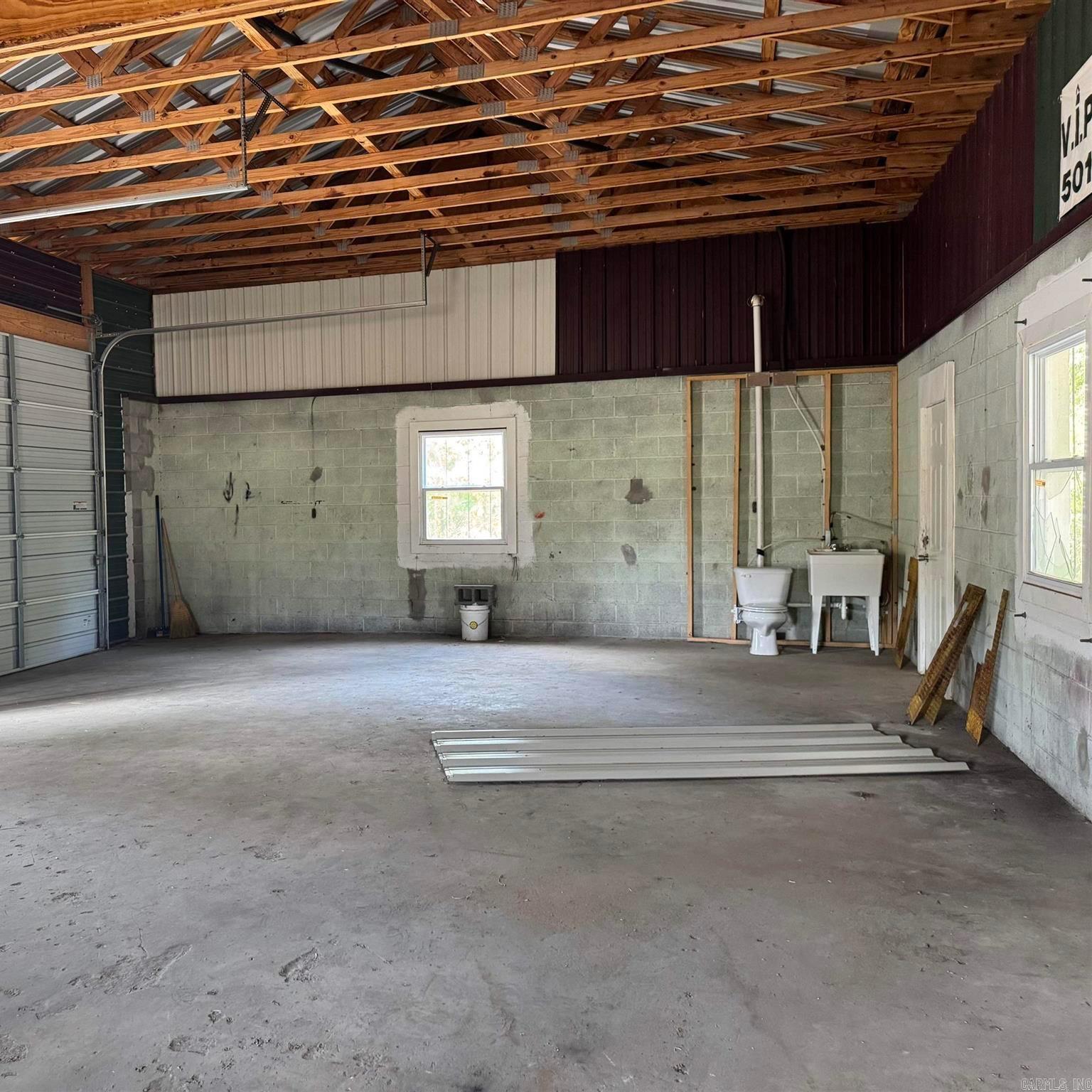 712 W Sullenberger Avenue Property Photo 8