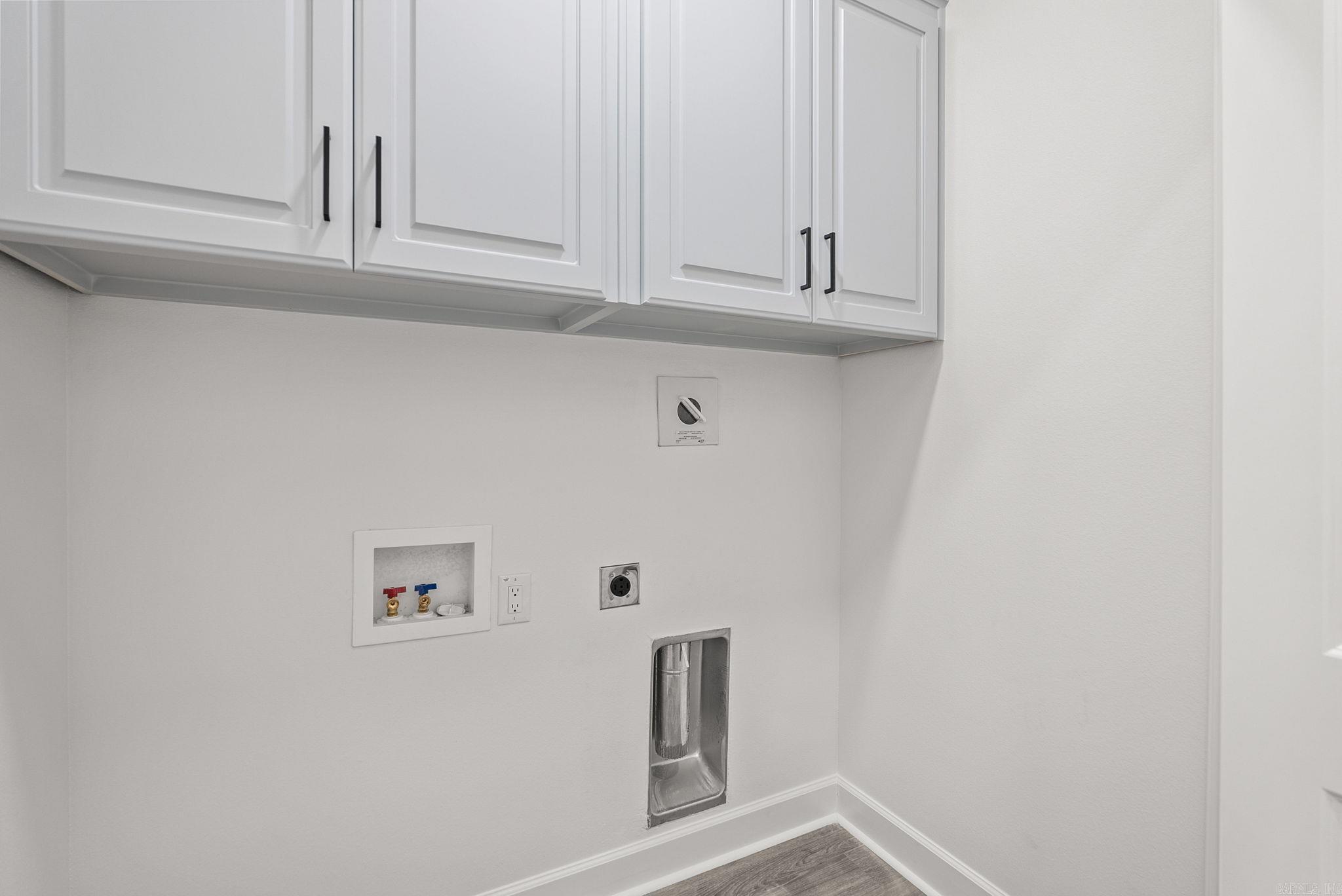 2215 S Pine Street Property Photo 12
