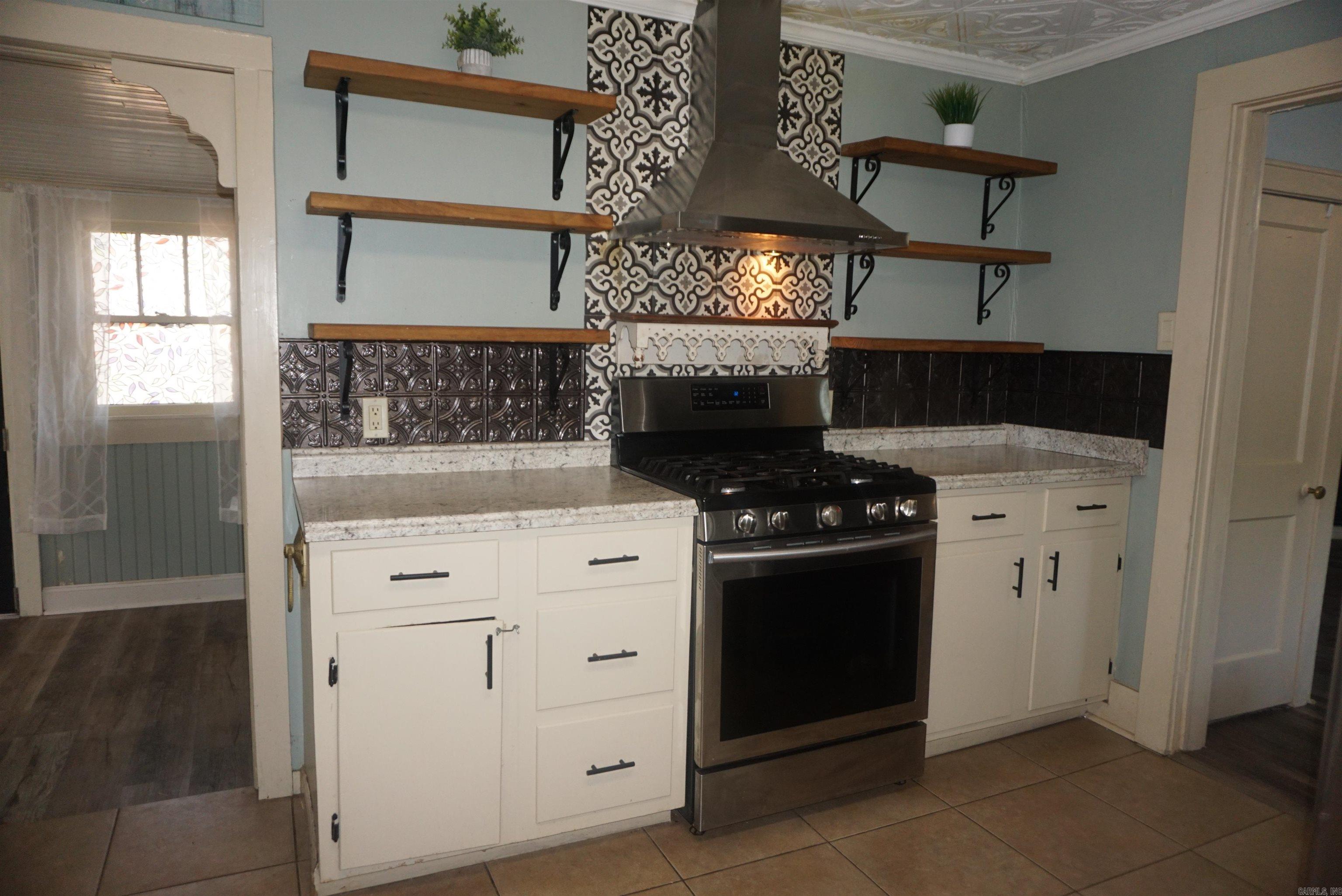 1416 Judson Ave Property Photo 4
