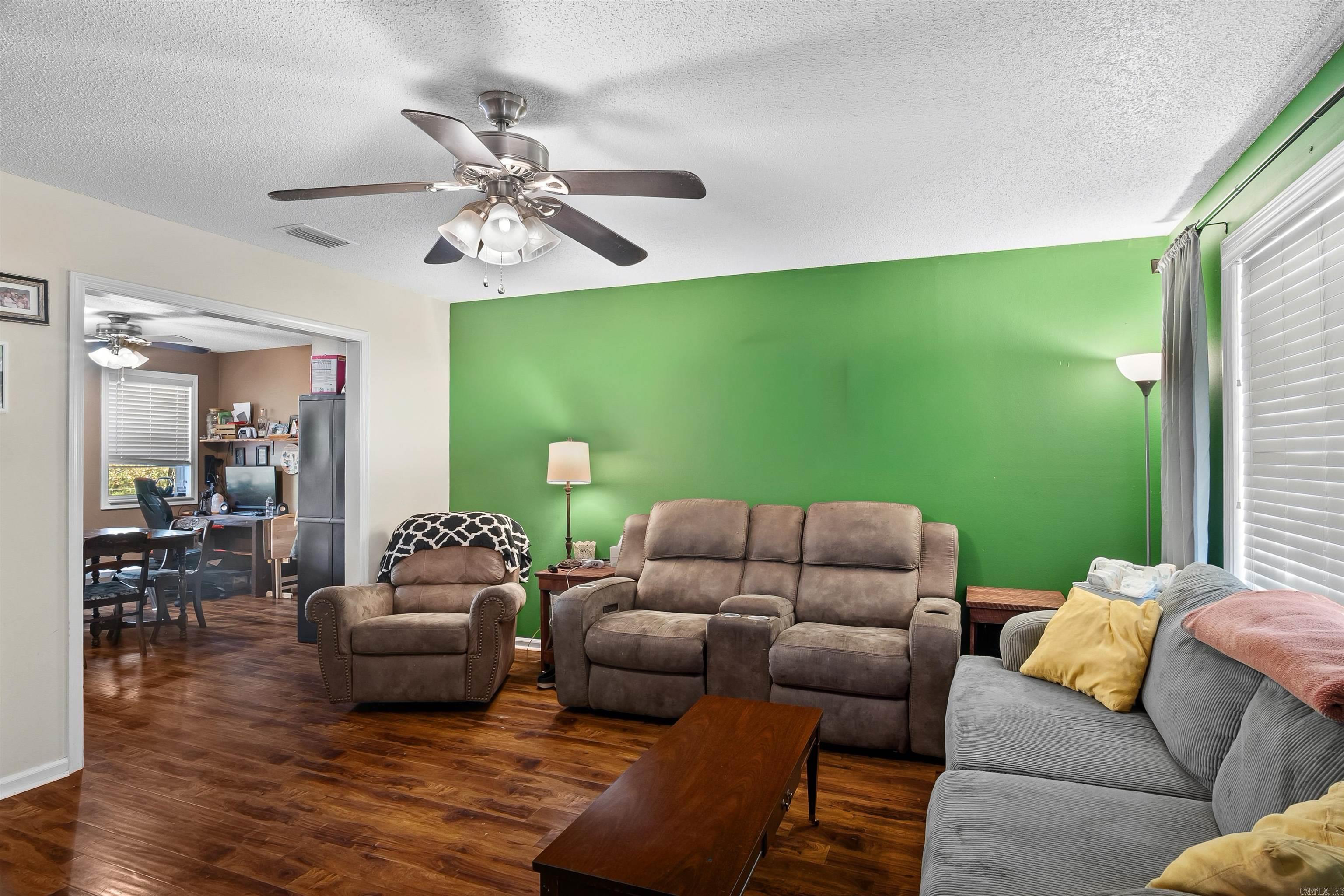 2806 Jadestone Drive Property Photo 4
