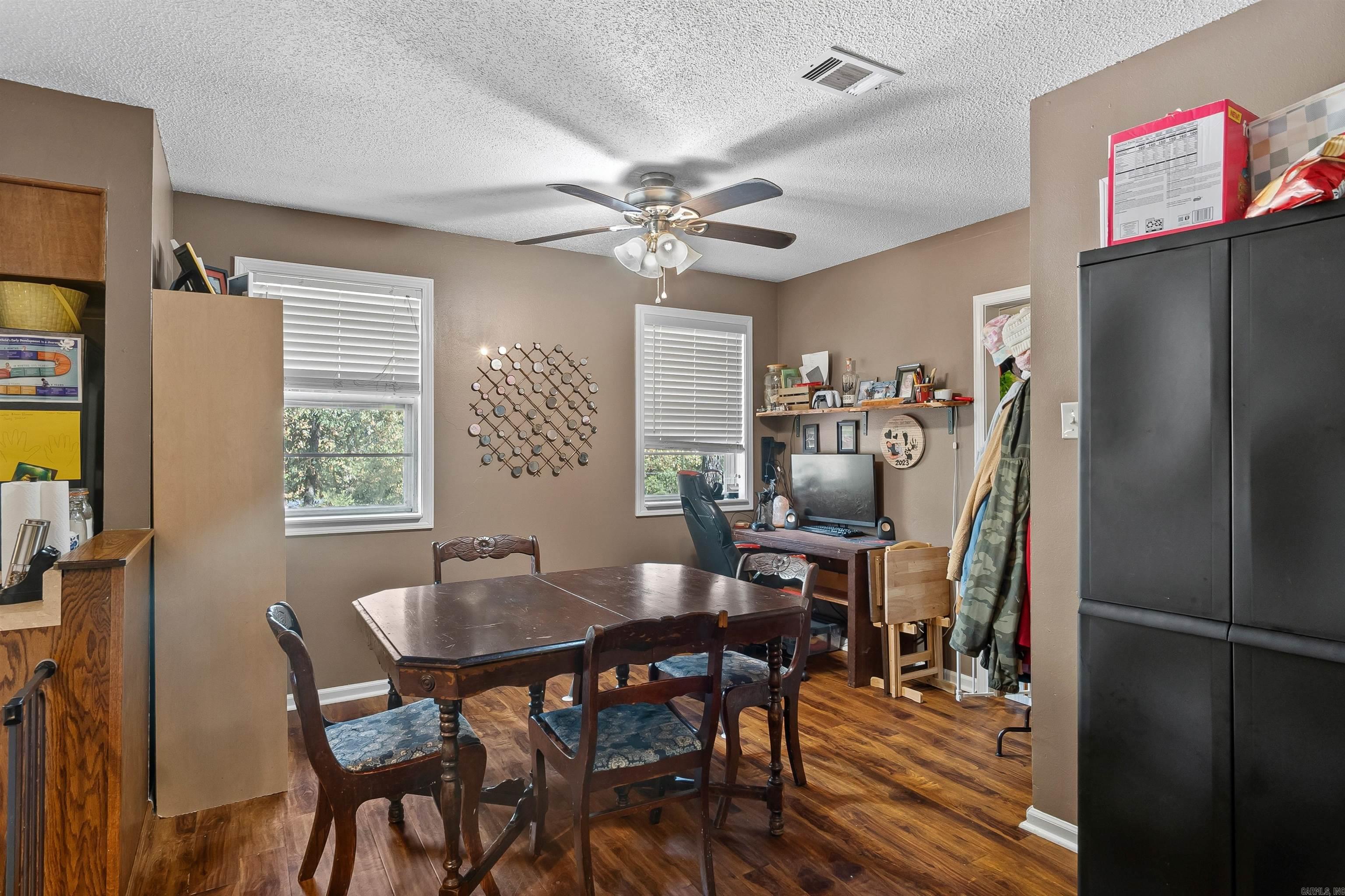 2806 Jadestone Drive Property Photo 5