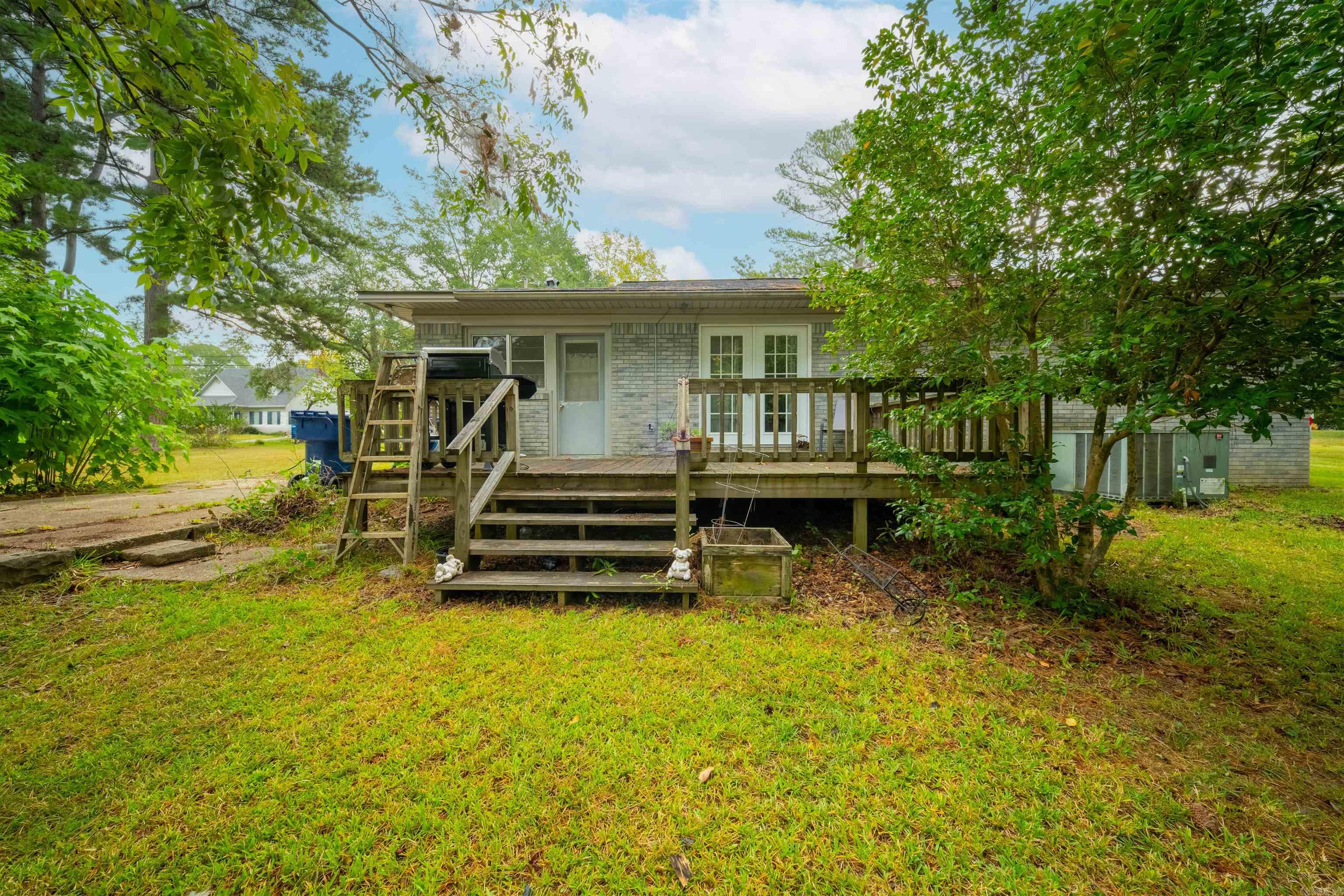 2742 Evergreen Avenue Property Photo 3