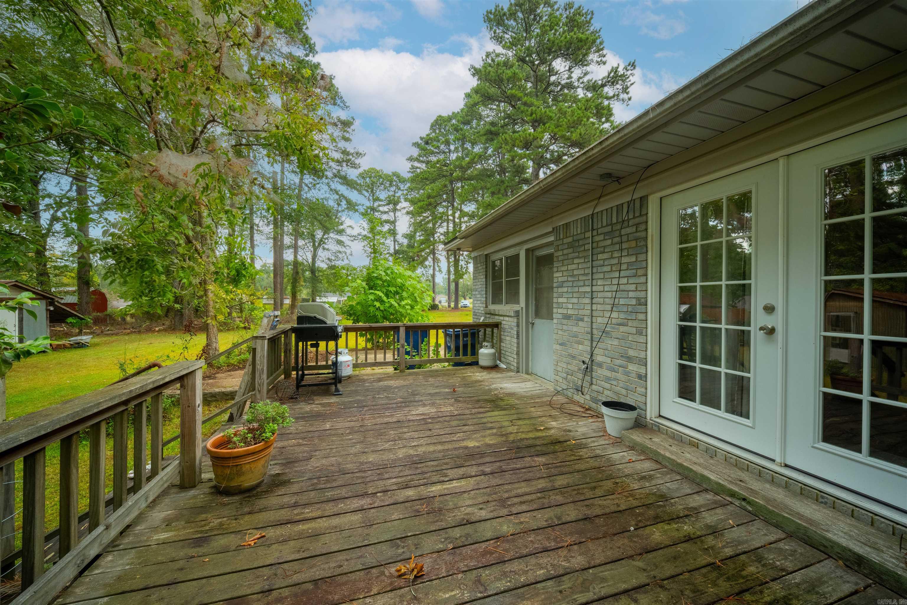 2742 Evergreen Avenue Property Photo 4