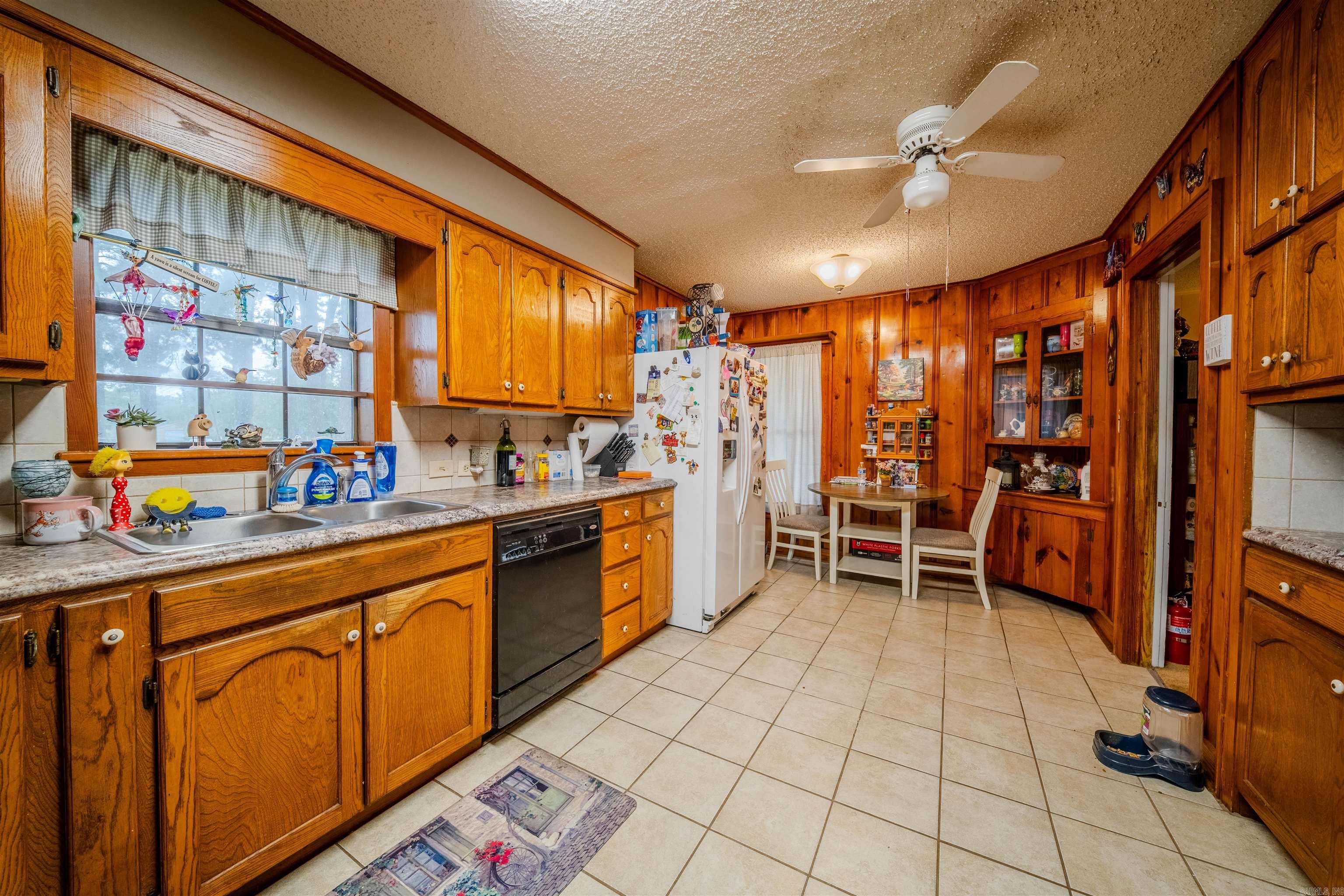 2742 Evergreen Avenue Property Photo 15