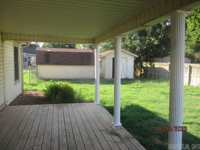14 Sandy Ave Property Photo 4