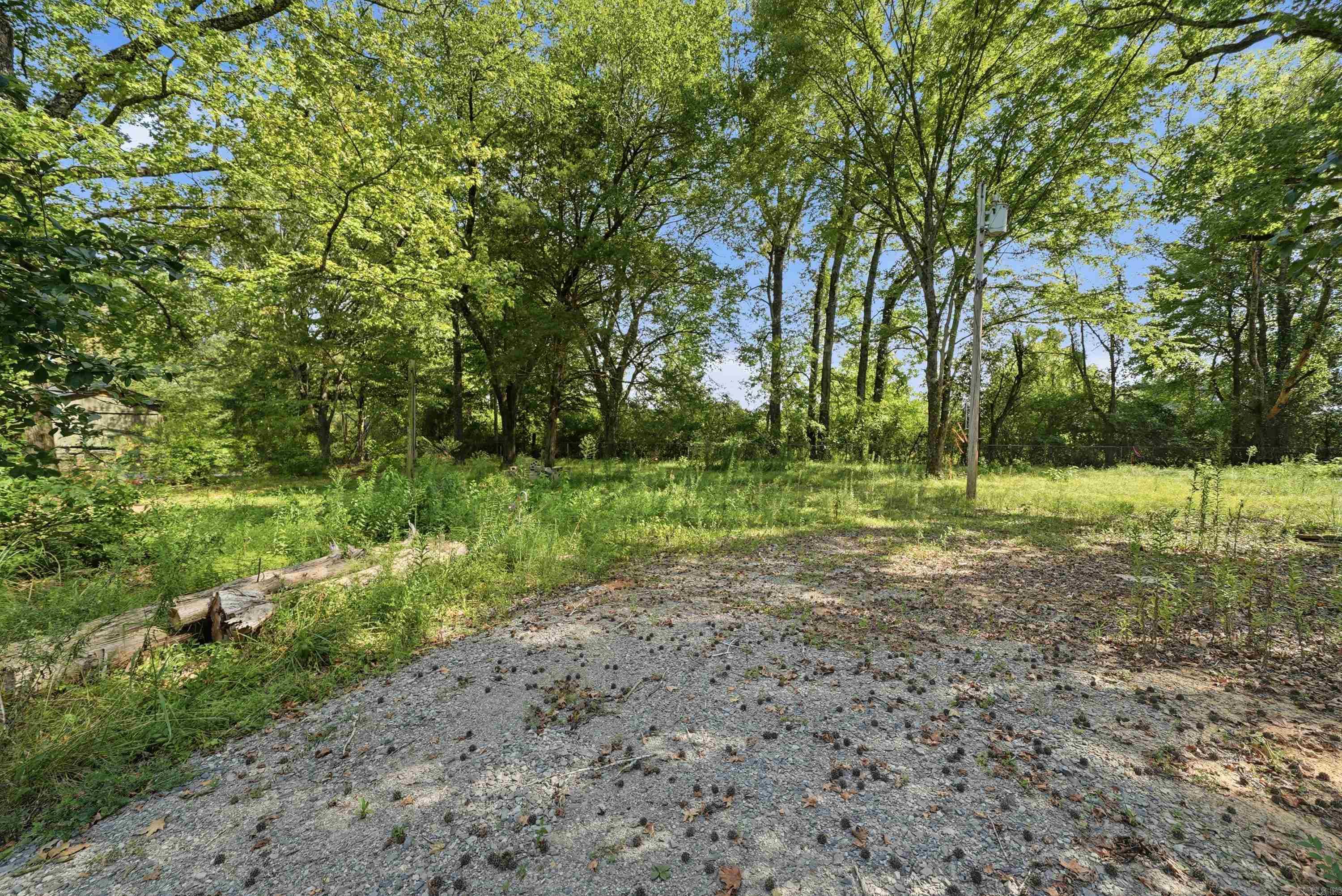 24 W Mobbs Circle