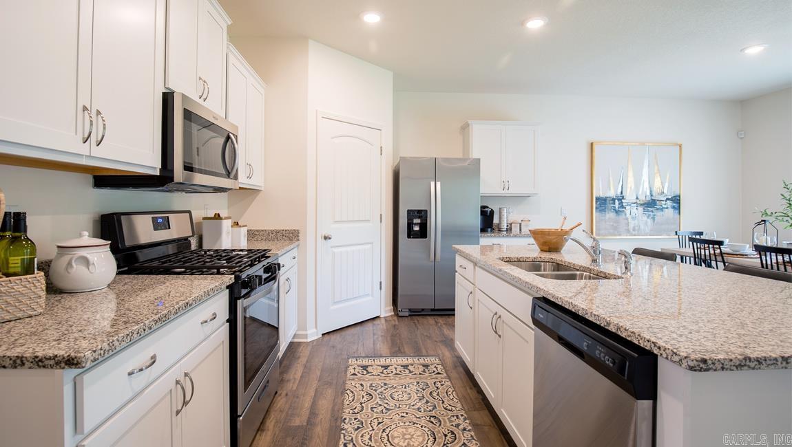 3511 Sweet Gum Street Property Photo 4