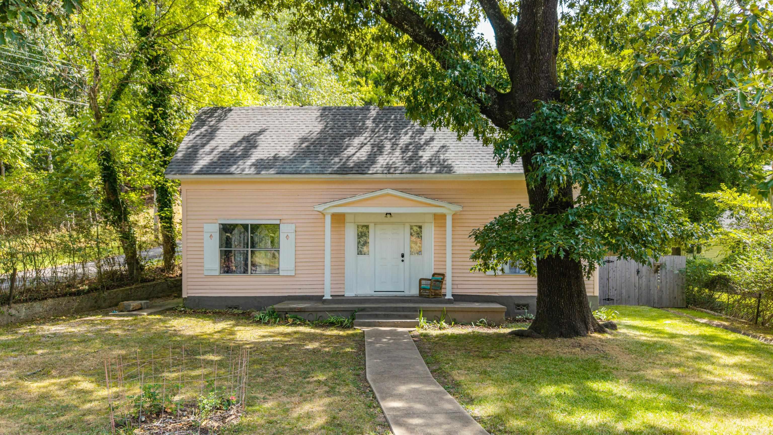 402 Pullman Avenue Property Photo 1