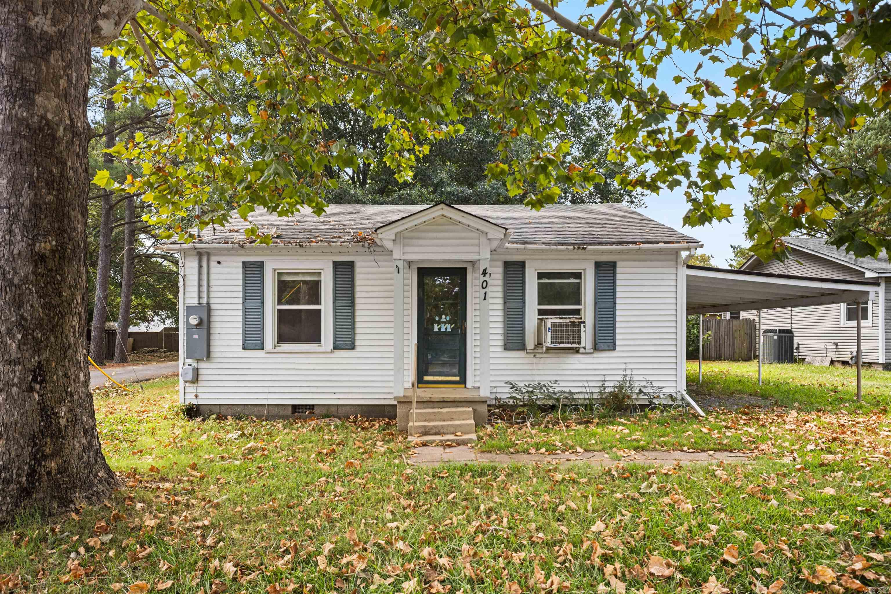 401 W Indiana Street Property Photo 1