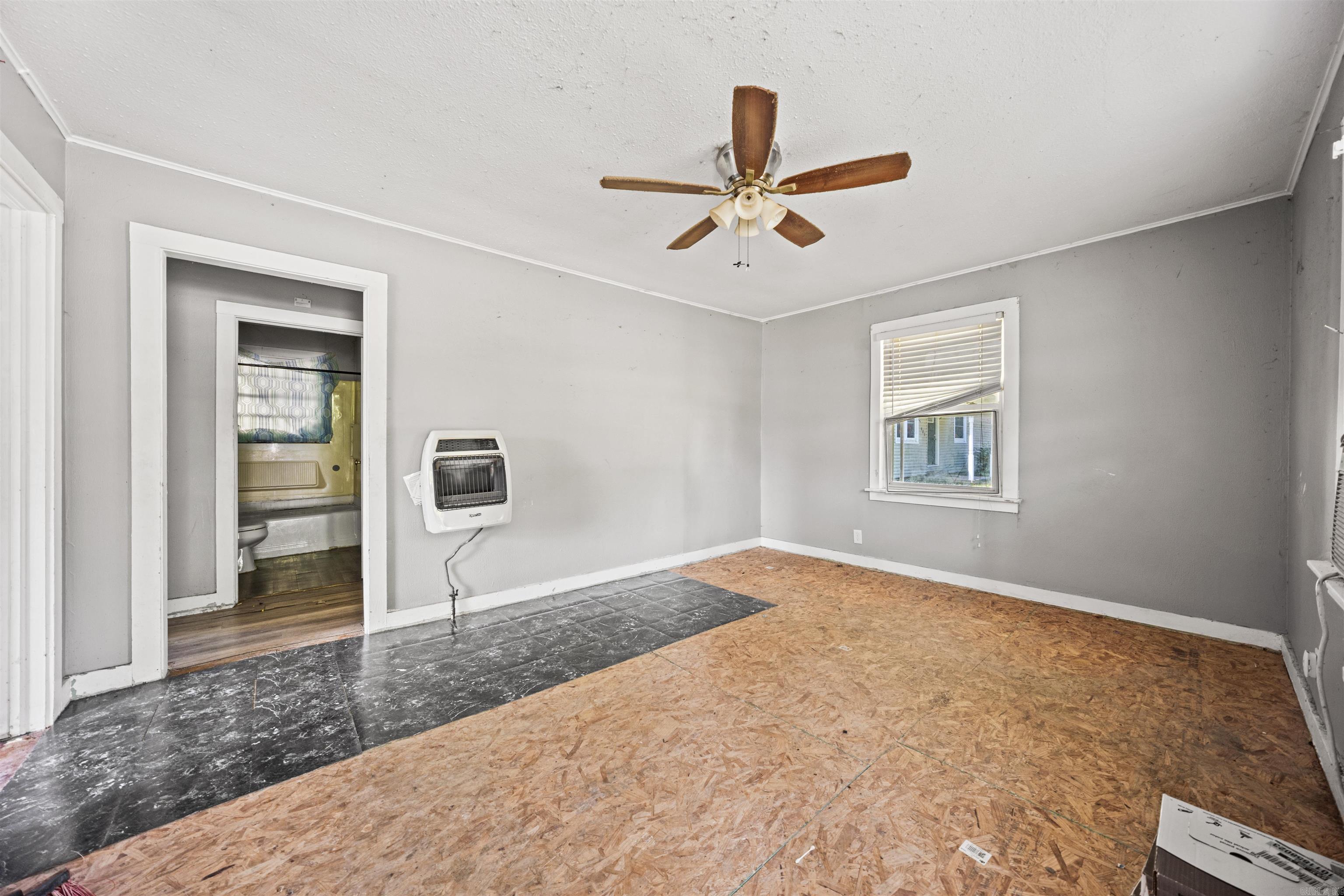 401 W Indiana Street Property Photo 10
