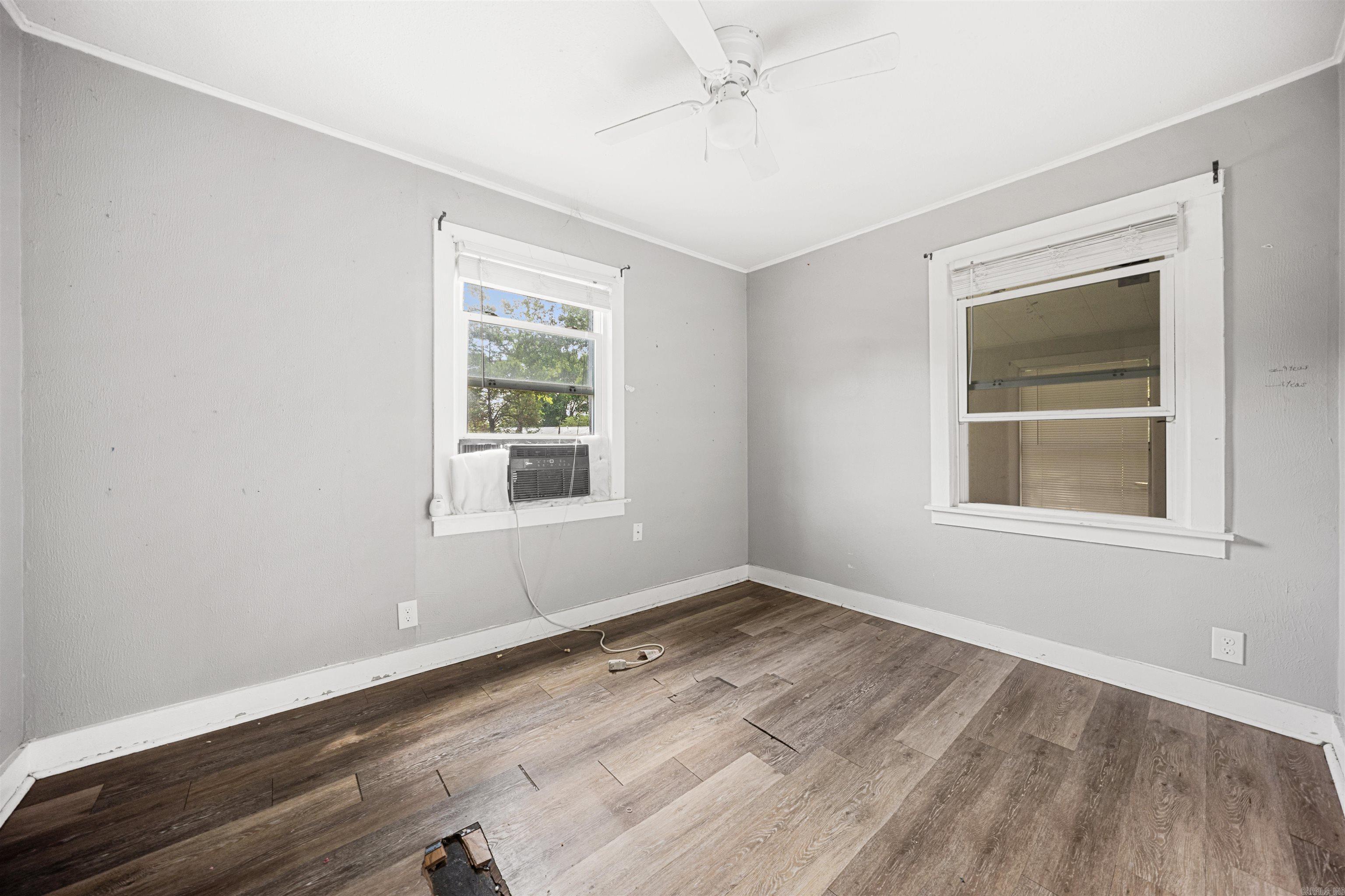 401 W Indiana Street Property Photo 17