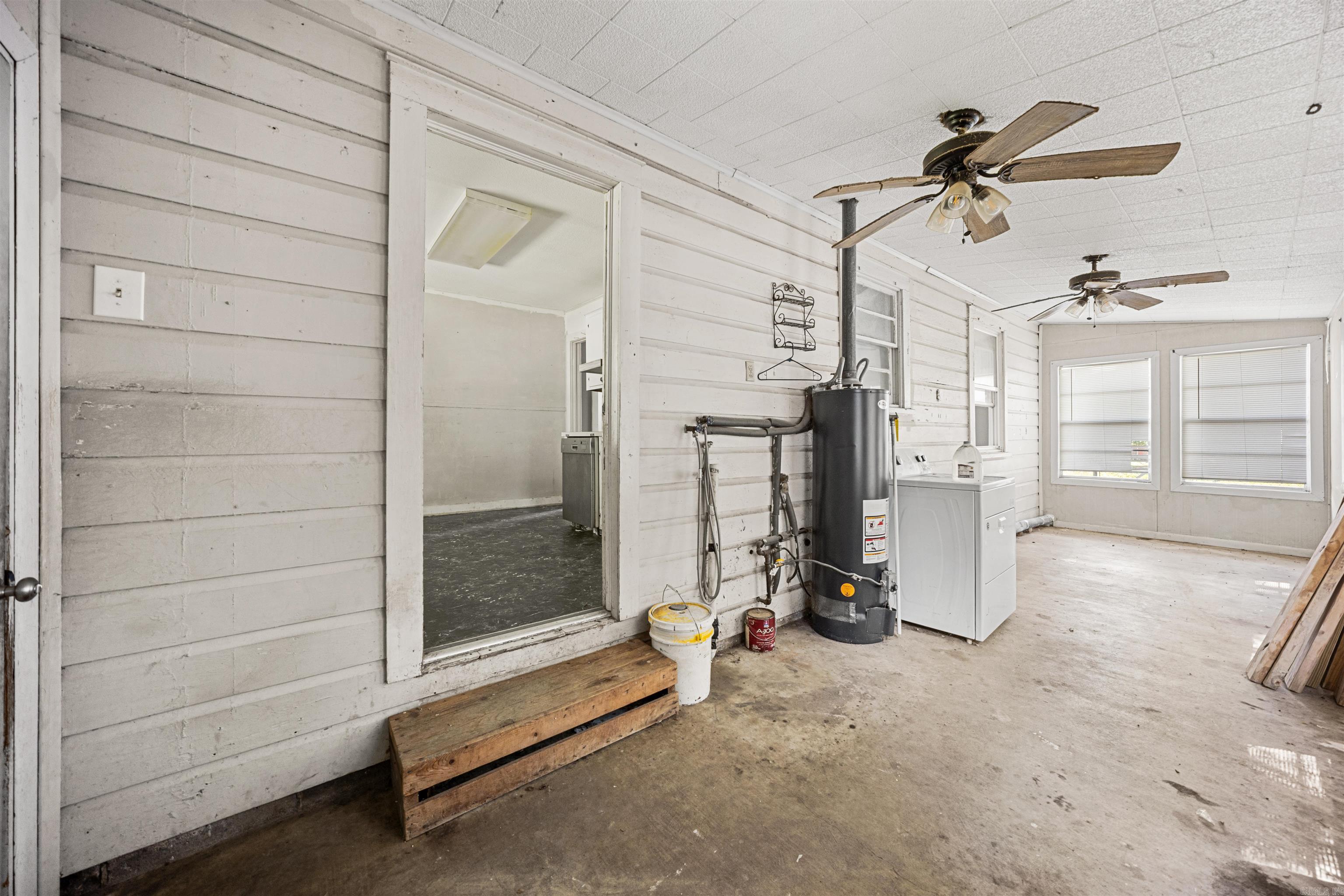 401 W Indiana Street Property Photo 18