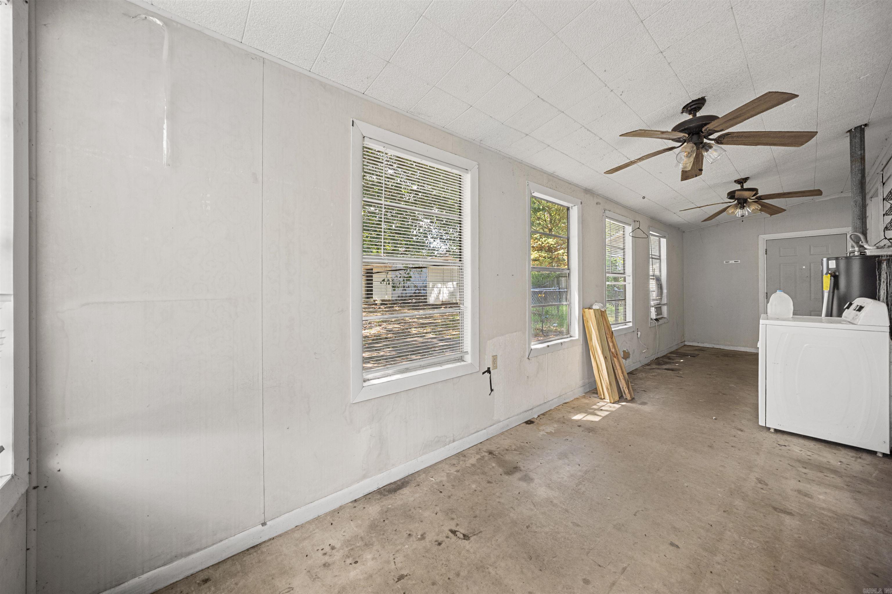 401 W Indiana Street Property Photo 20