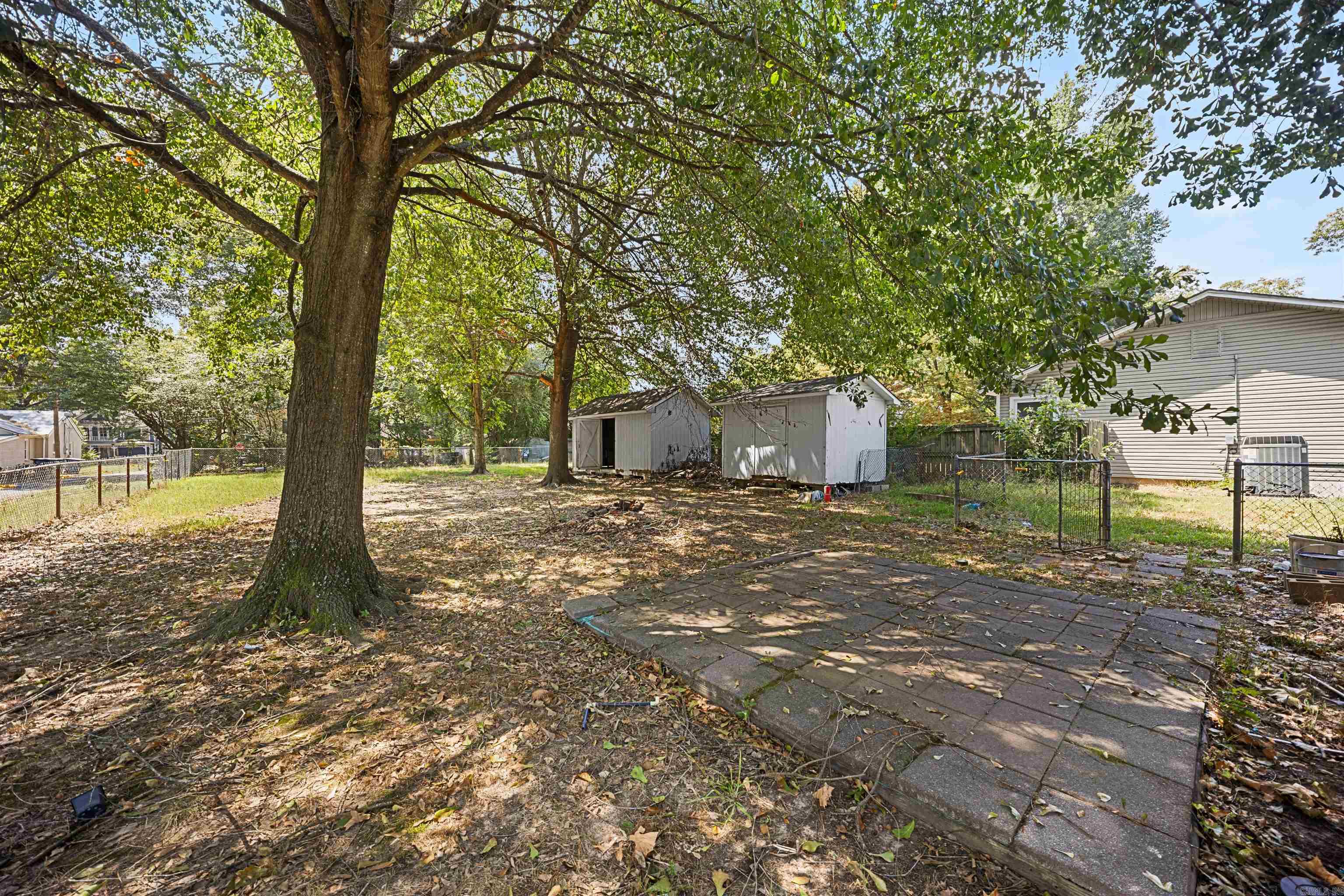 401 W Indiana Street Property Photo 21