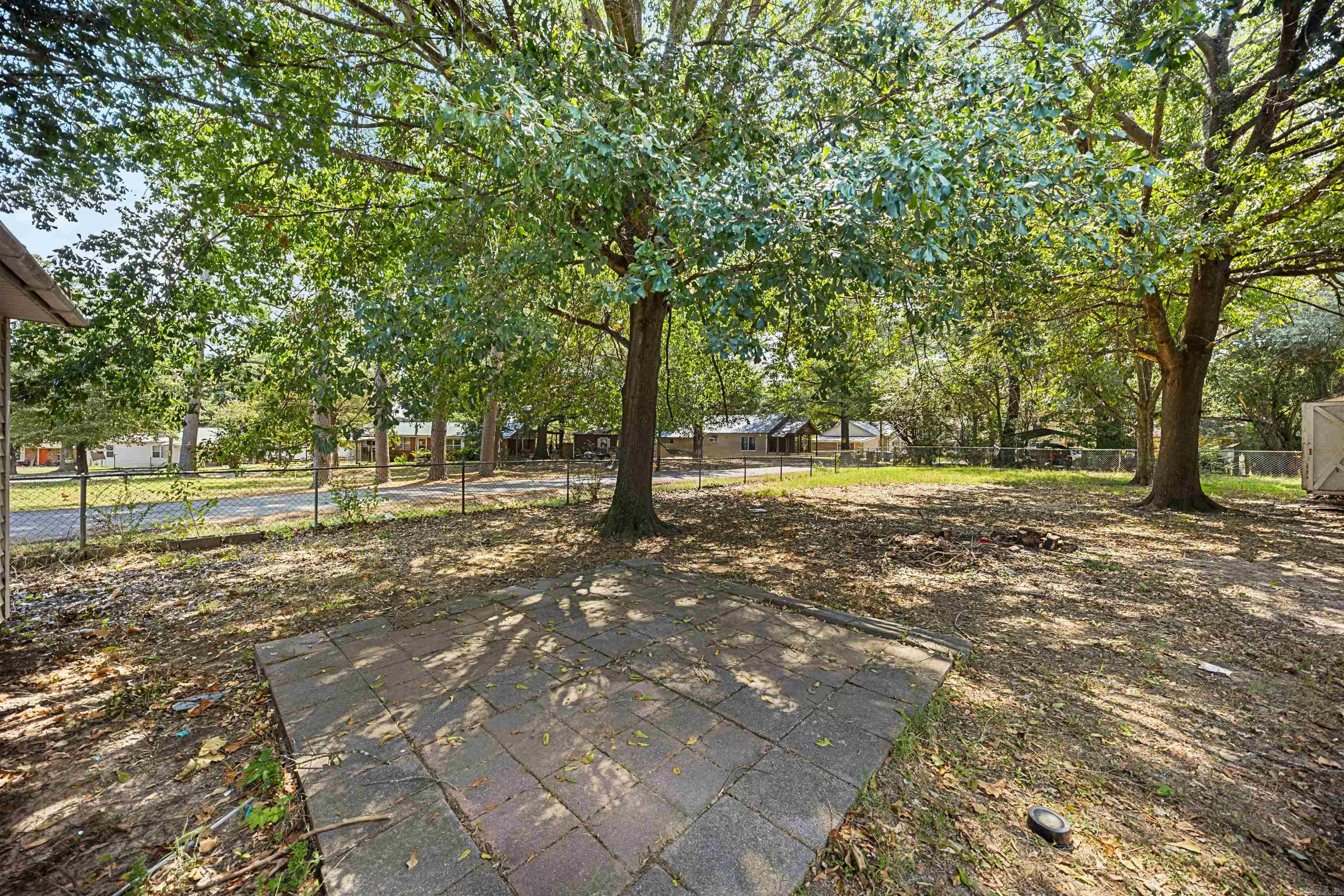 401 W Indiana Street Property Photo 22