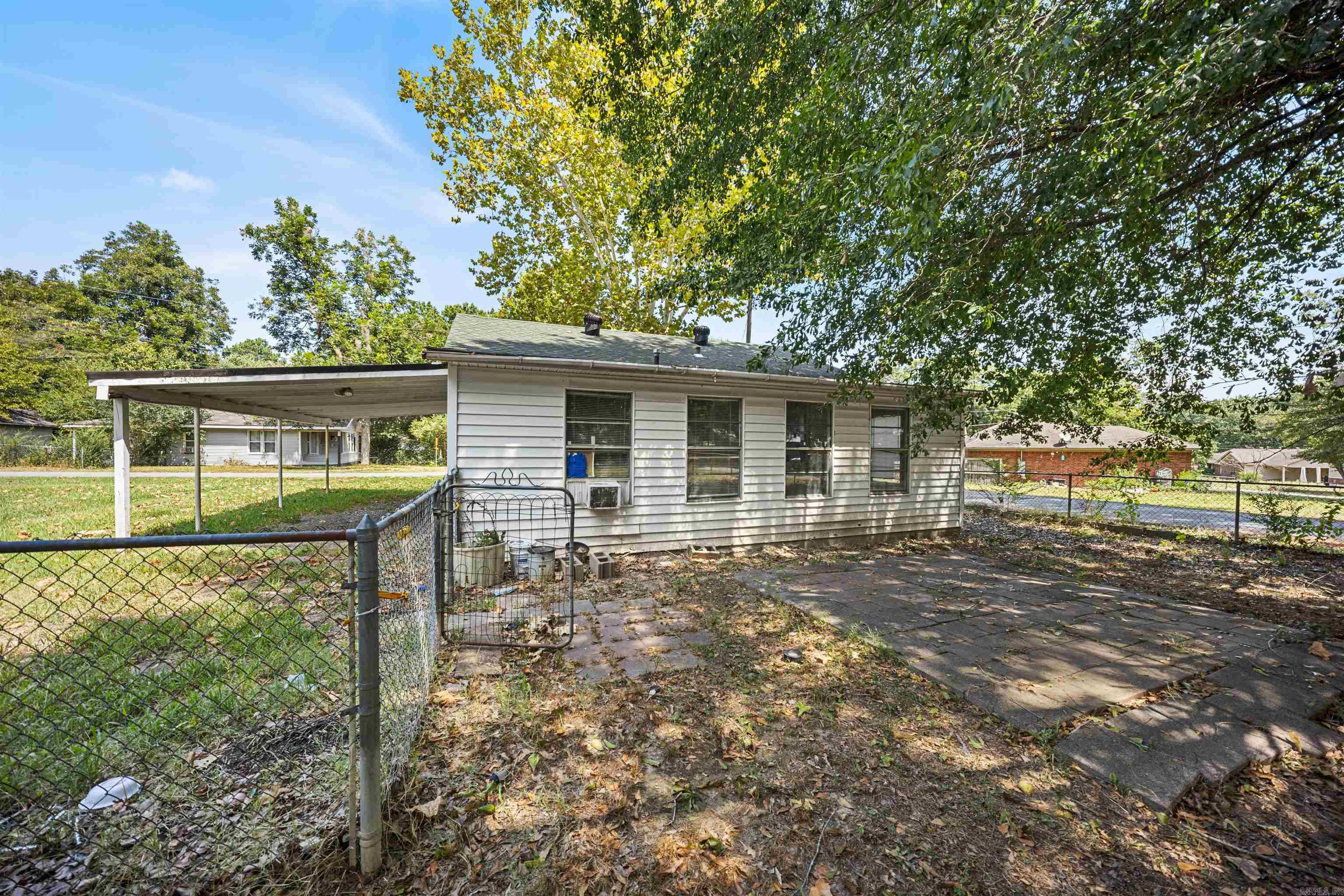 401 W Indiana Street Property Photo 24