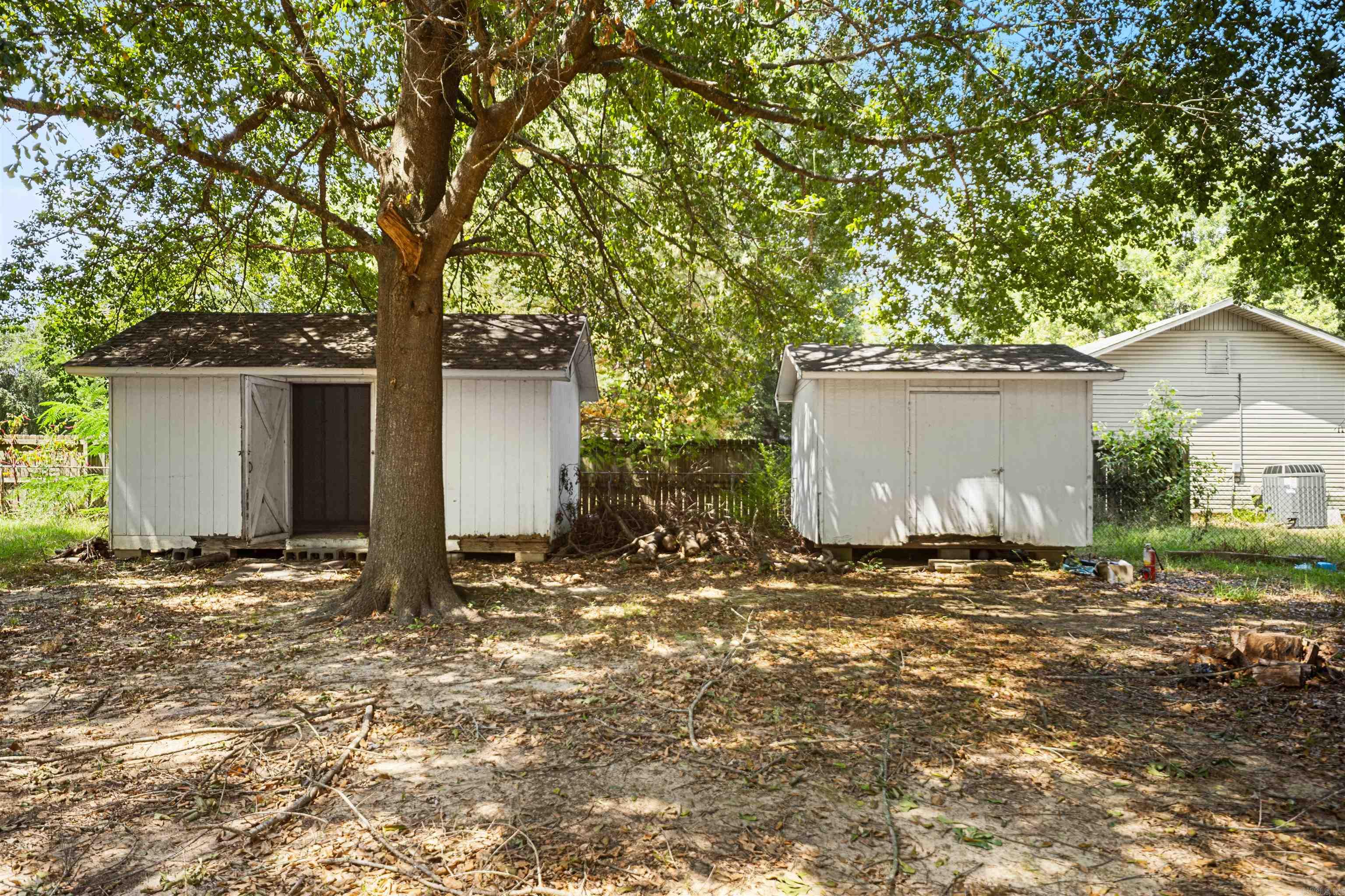 401 W Indiana Street Property Photo 25