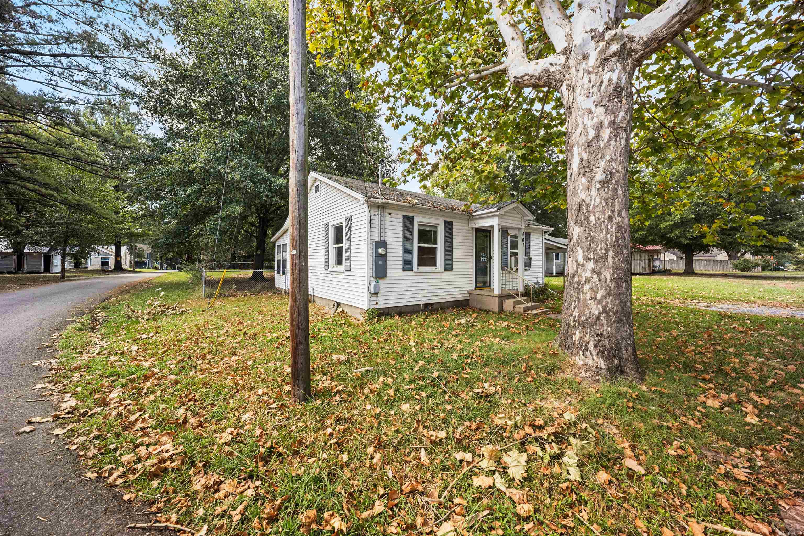 401 W Indiana Street Property Photo 29