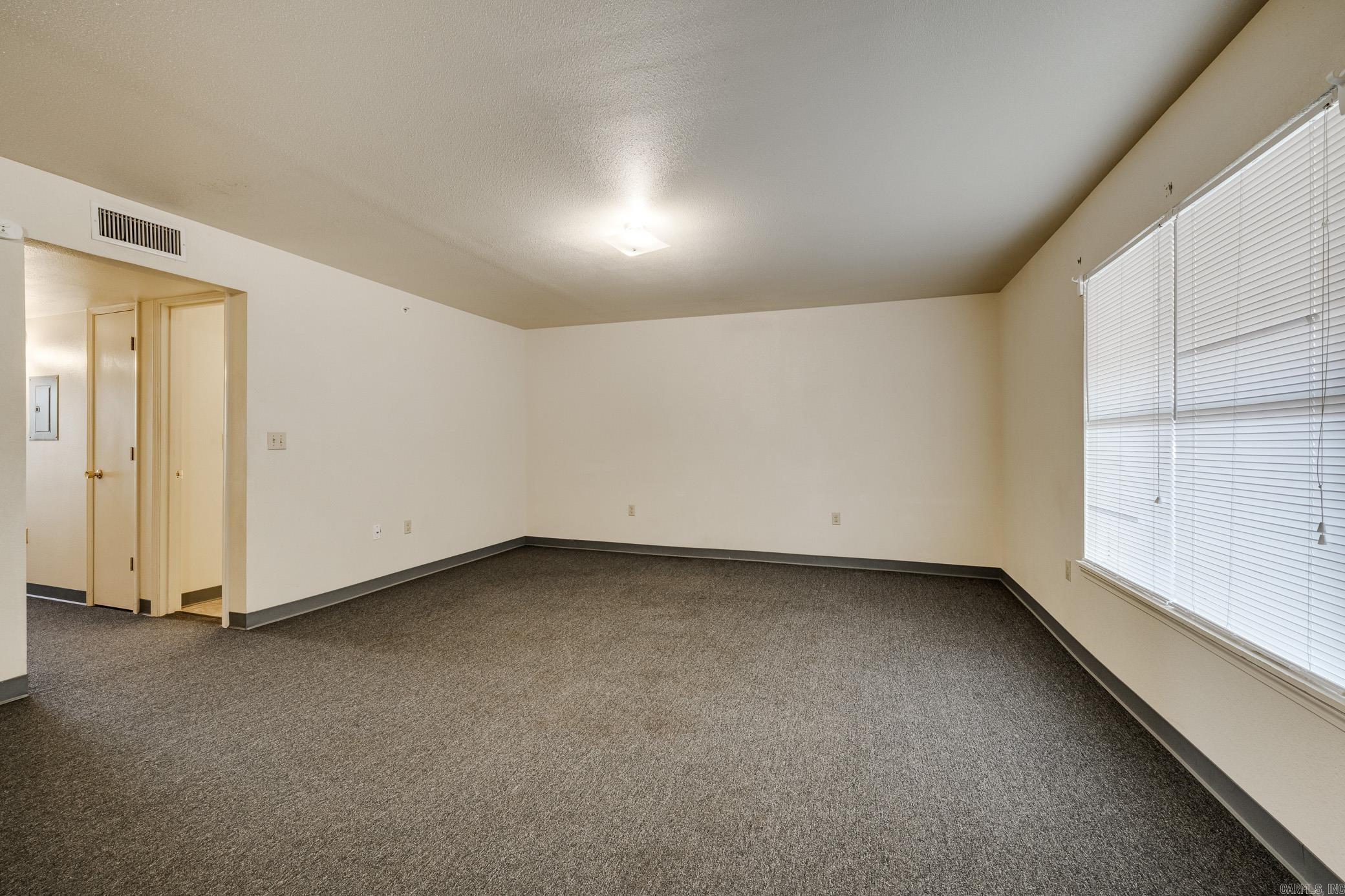 300 W Harding, #403 Property Photo 3