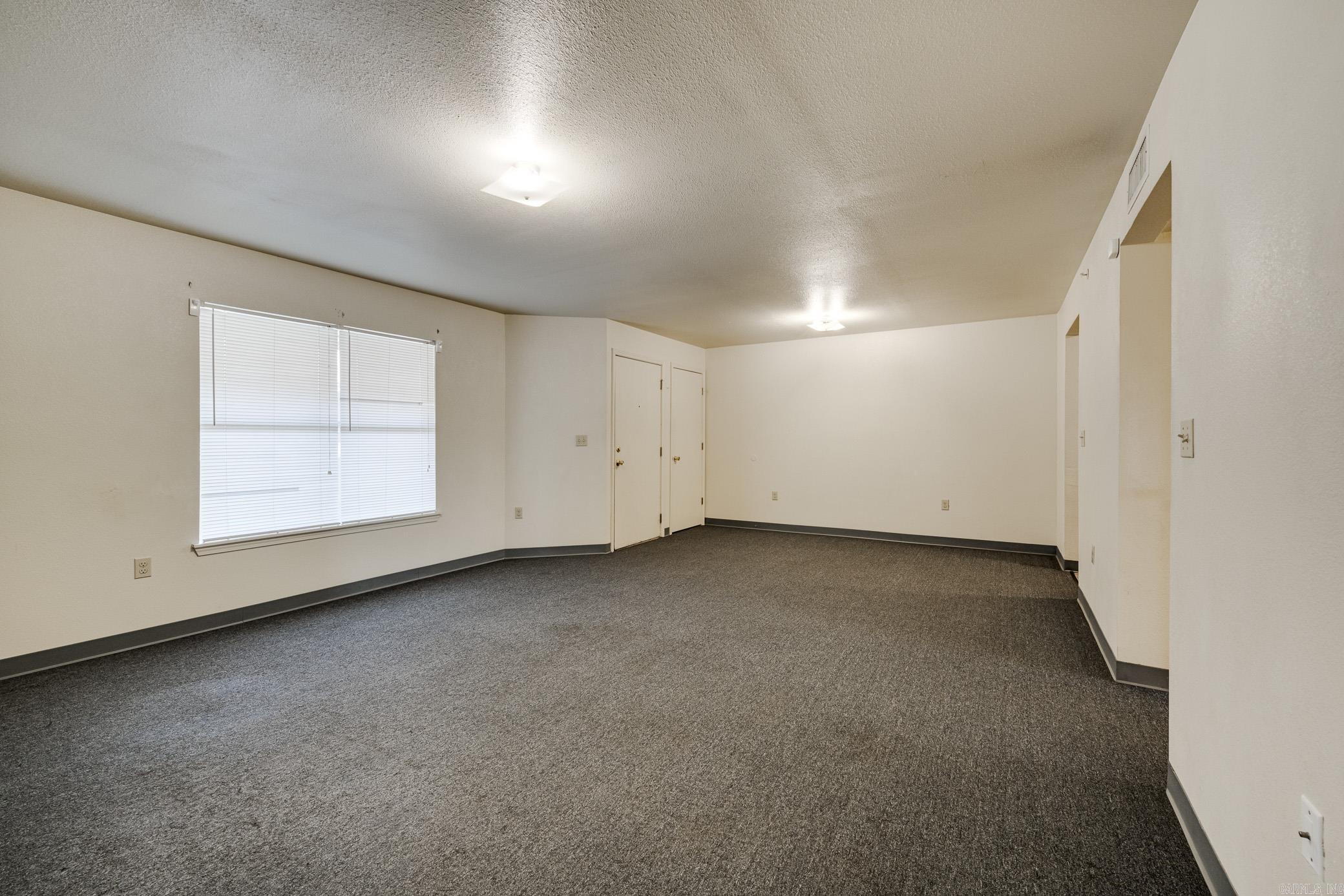 300 W Harding, #403 Property Photo 4