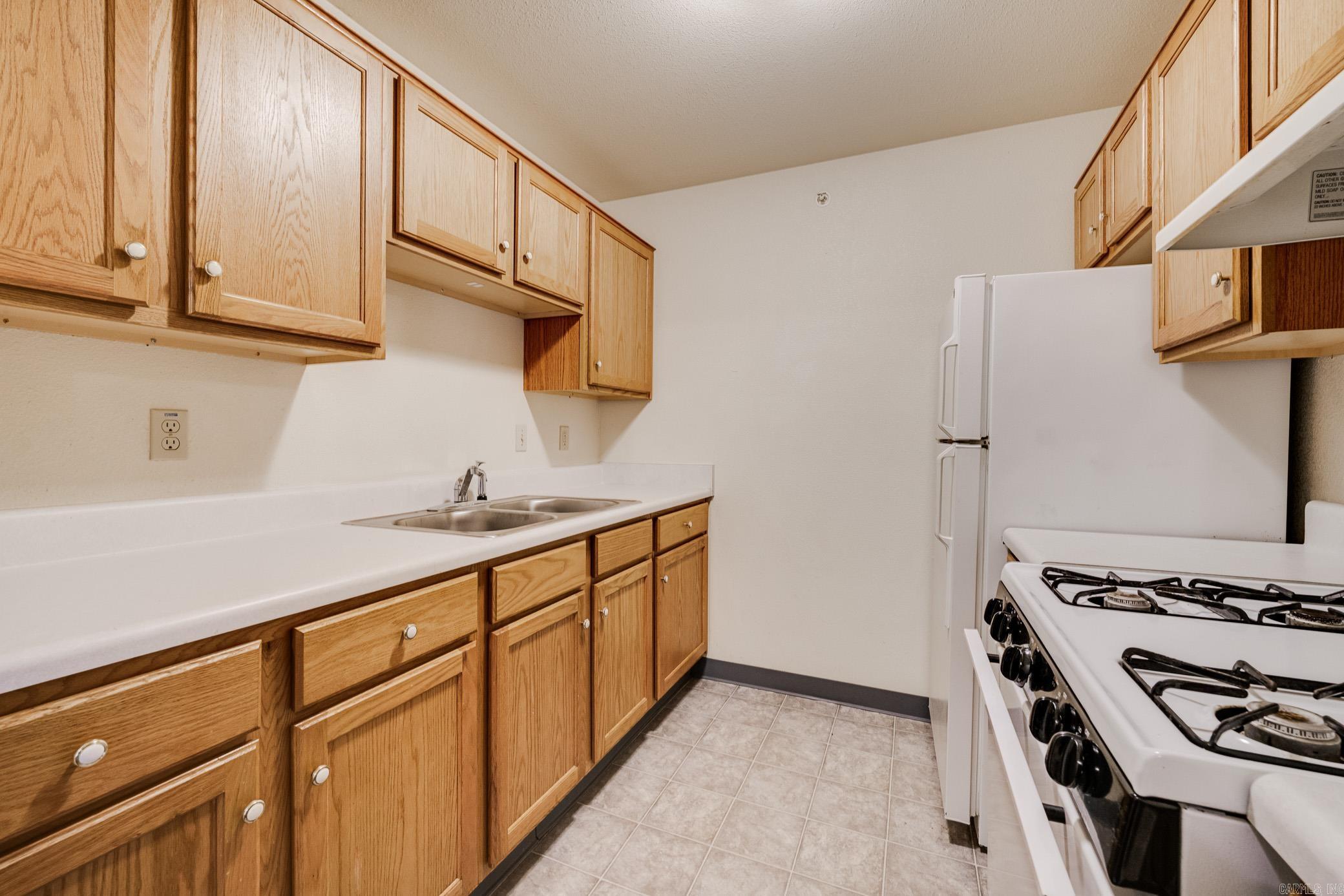 300 W Harding, #403 Property Photo 6