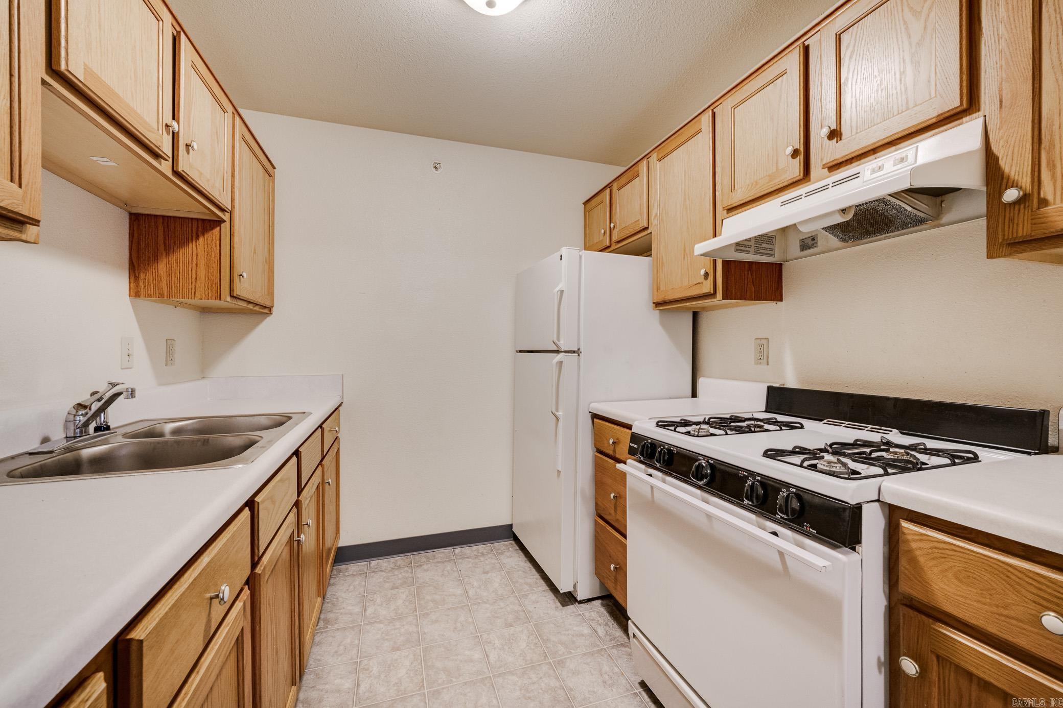 300 W Harding, #403 Property Photo 7
