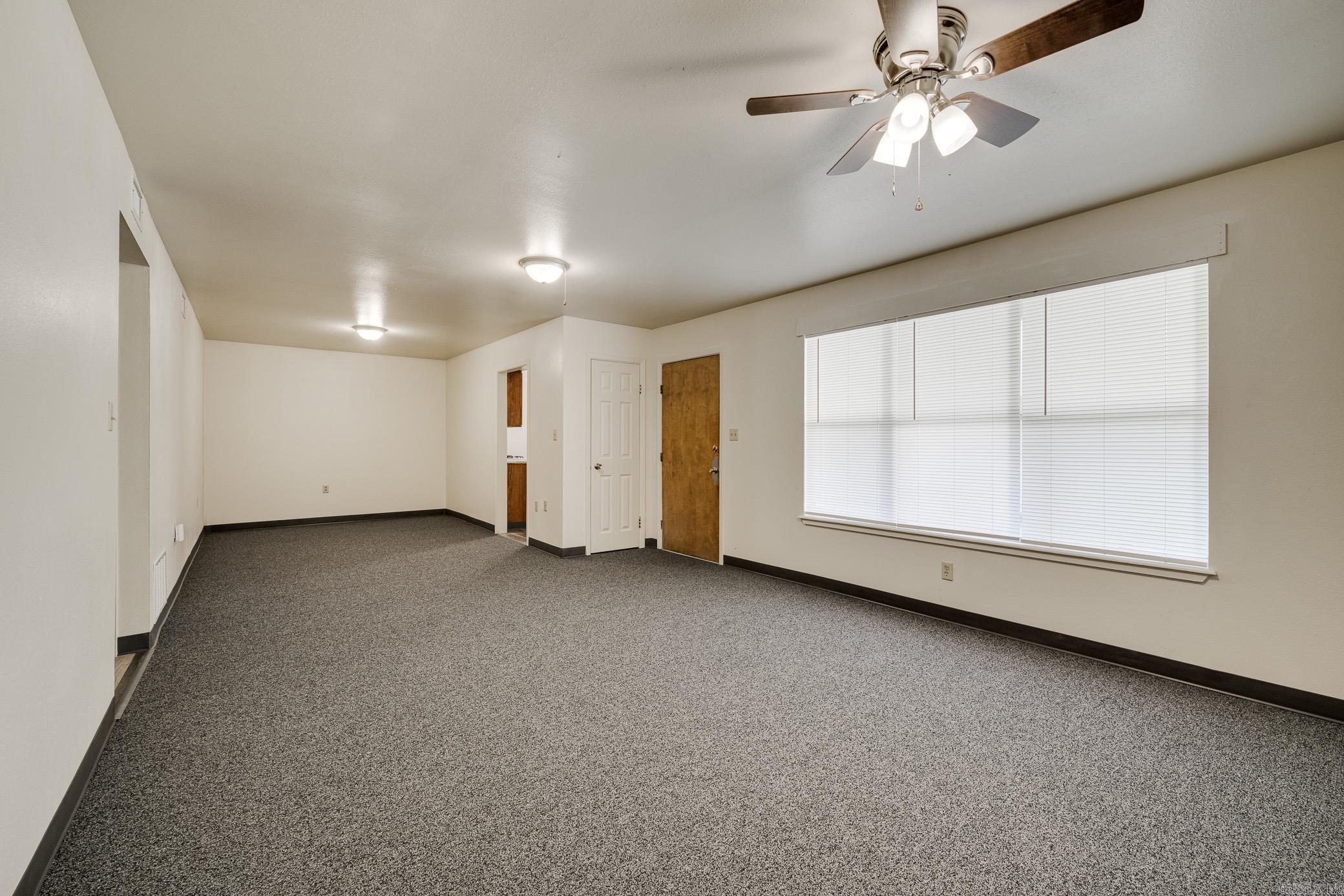300 W Harding #312 Property Photo 6