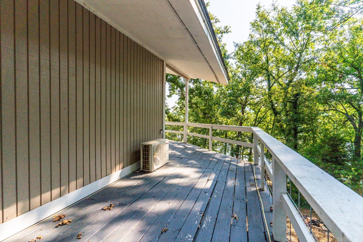 111 W Lakeshore Dr Property Photo 32