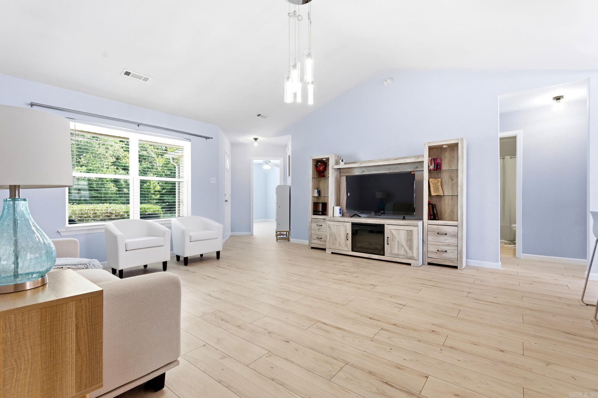 9705 Zuber Road Property Photo 8