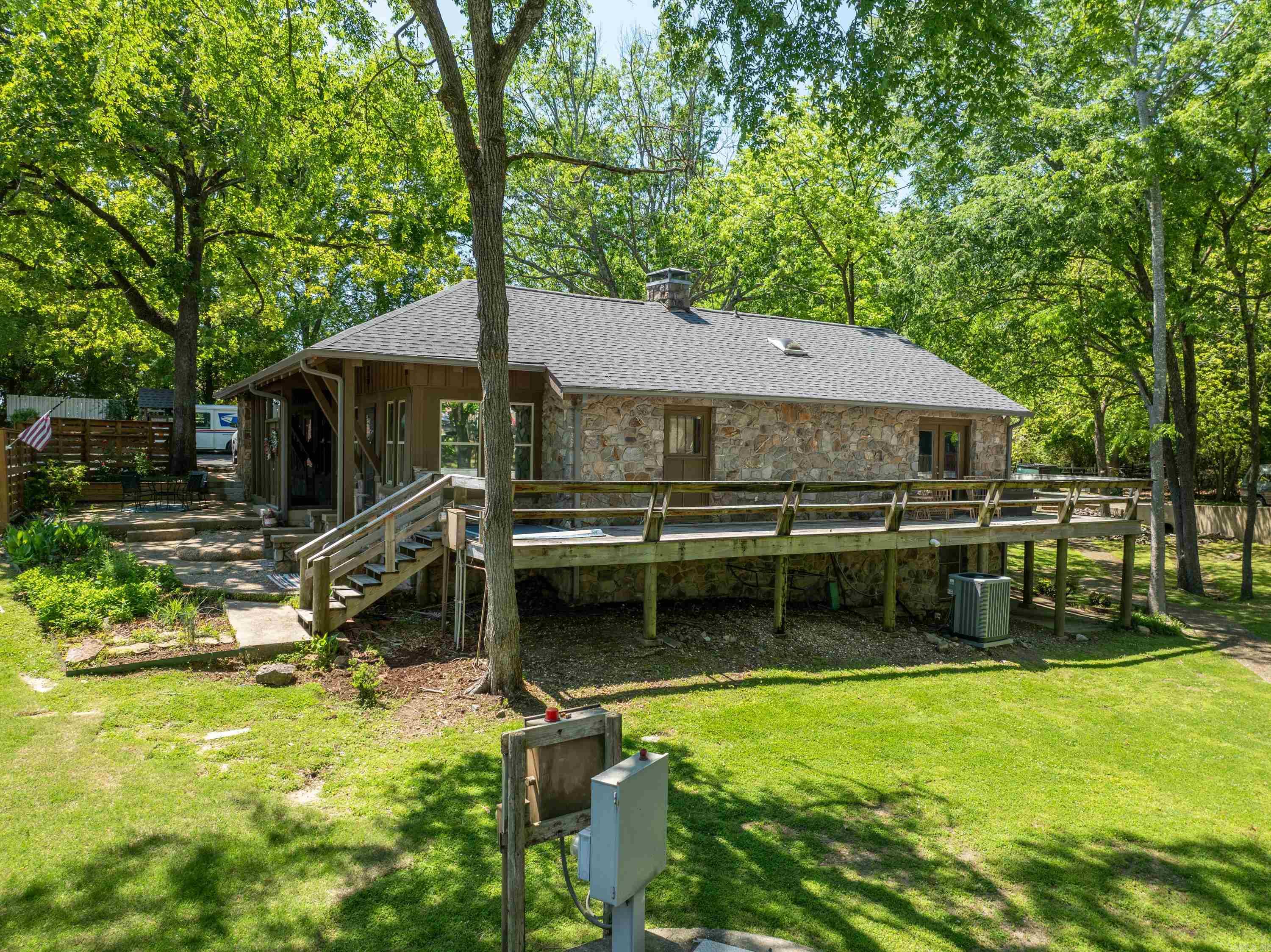 1139 Twin Points Property Photo 5
