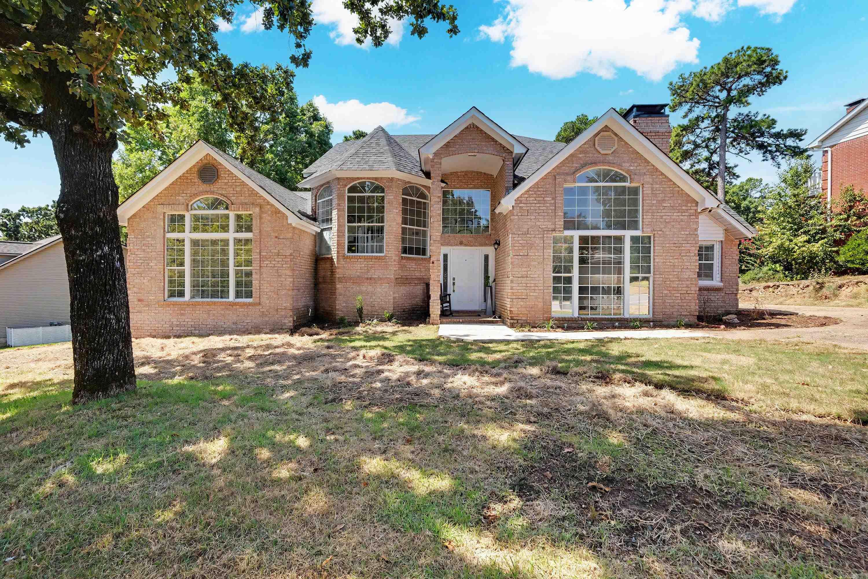 802 Loyola Drive Property Photo 1