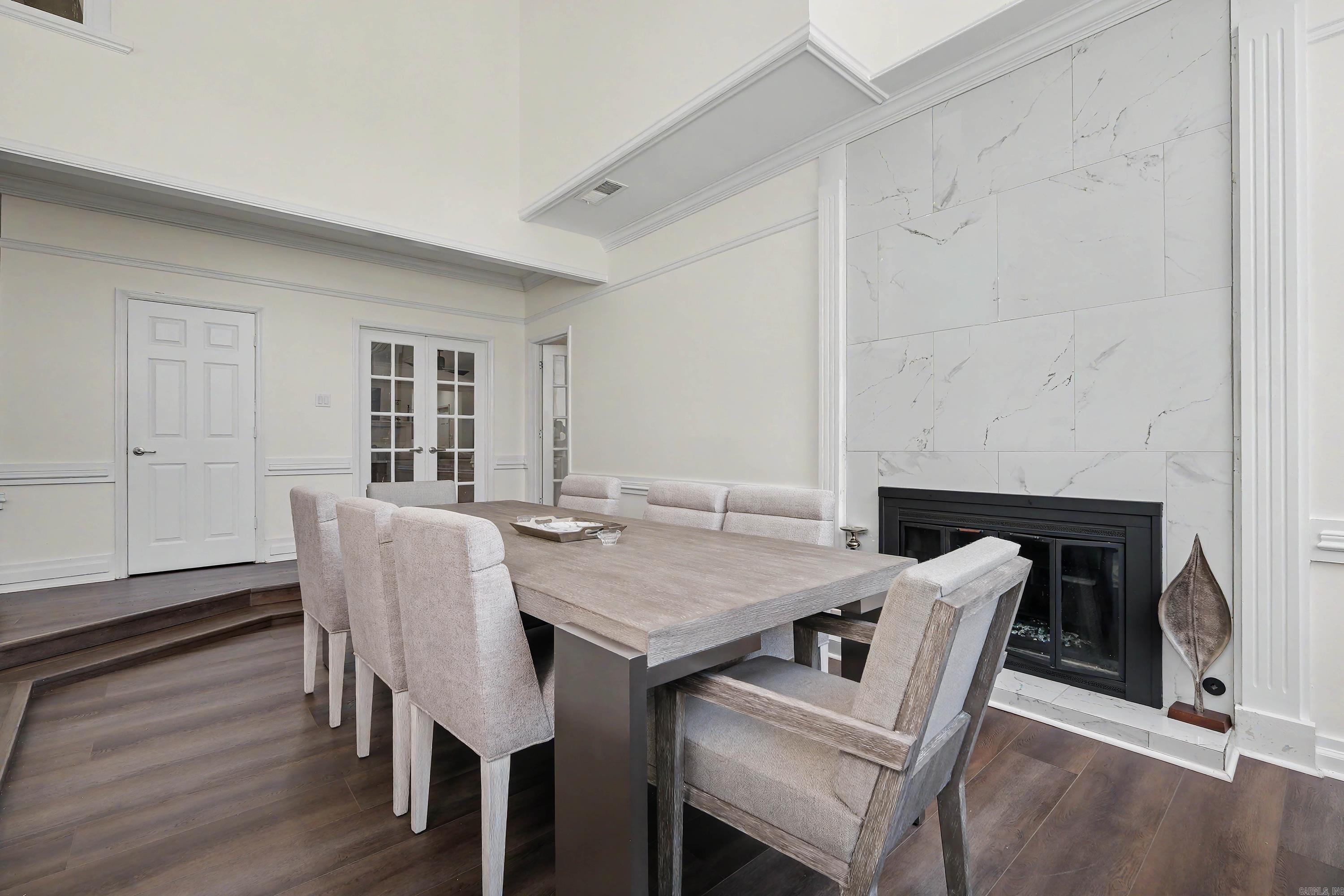 802 Loyola Drive Property Photo 2