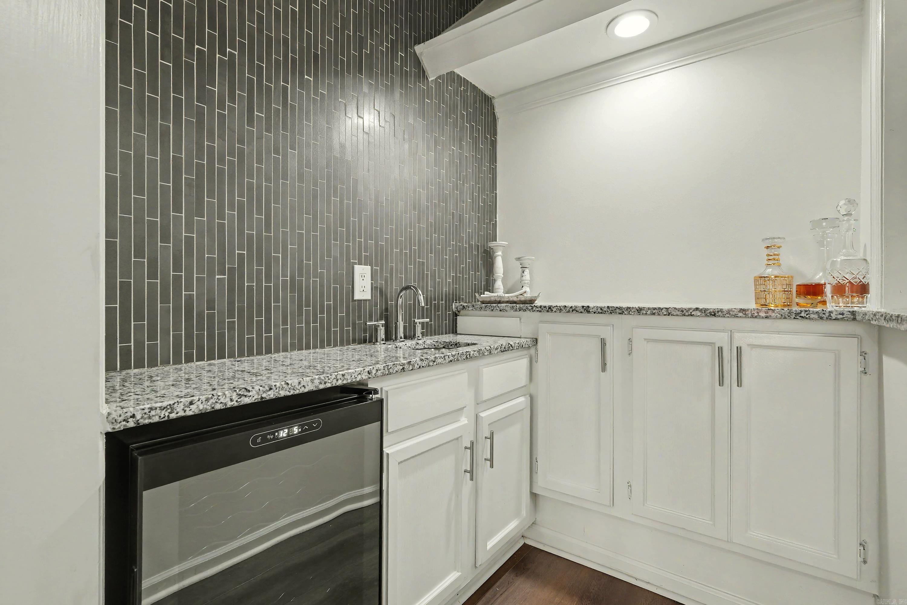 802 Loyola Drive Property Photo 7
