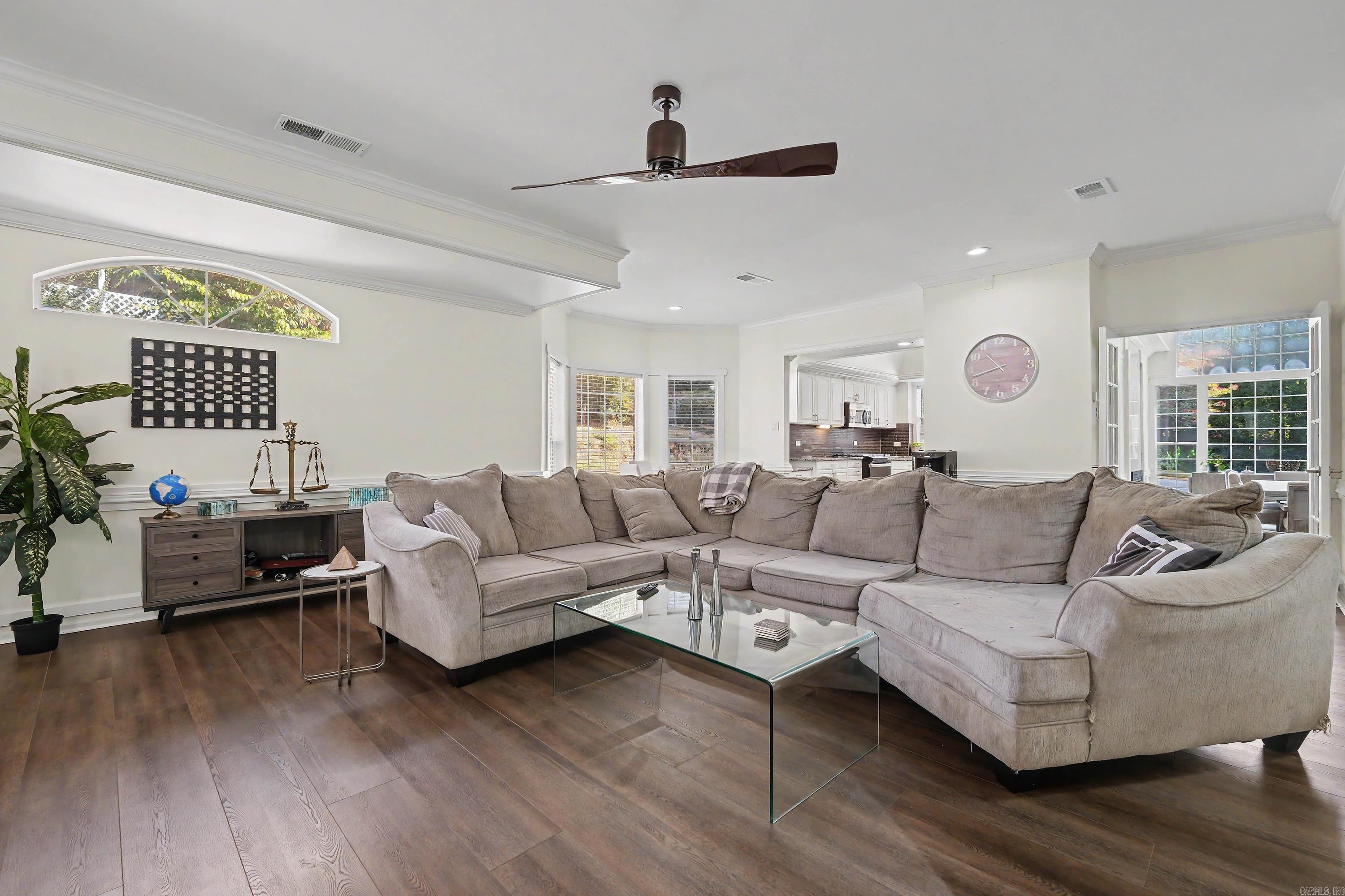802 Loyola Drive Property Photo 10