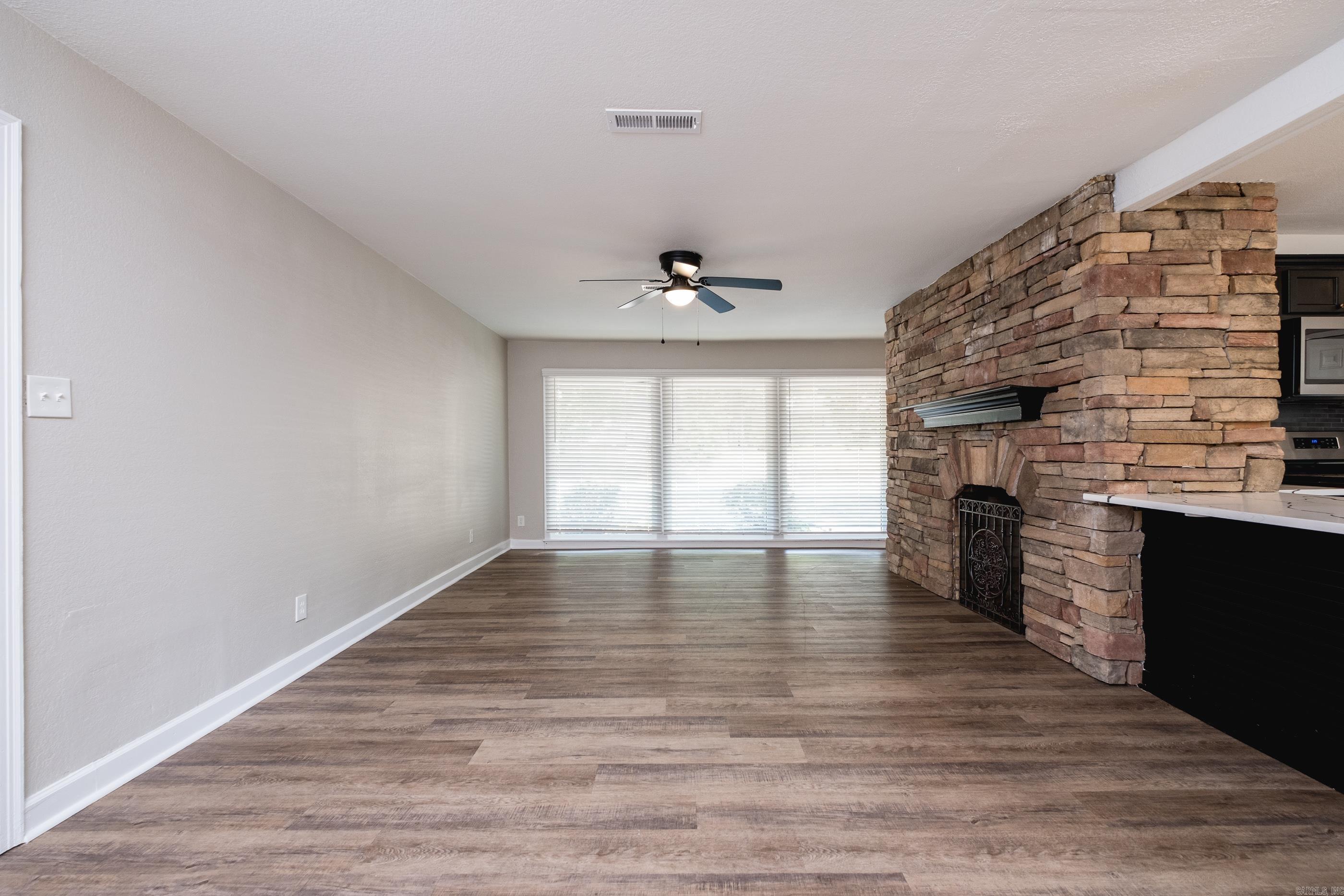 212 Lillian Street Property Photo 6