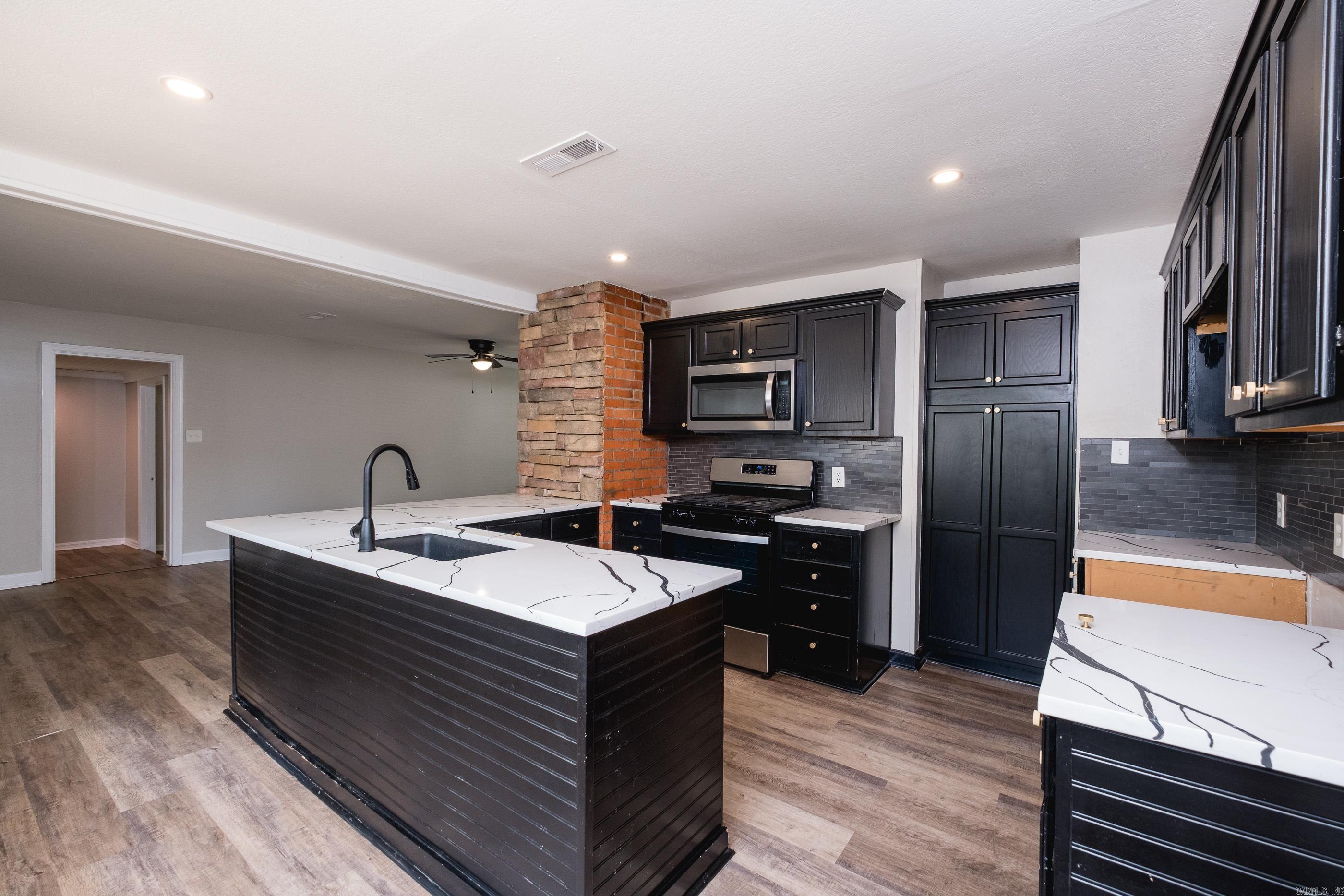 212 Lillian Street Property Photo 10