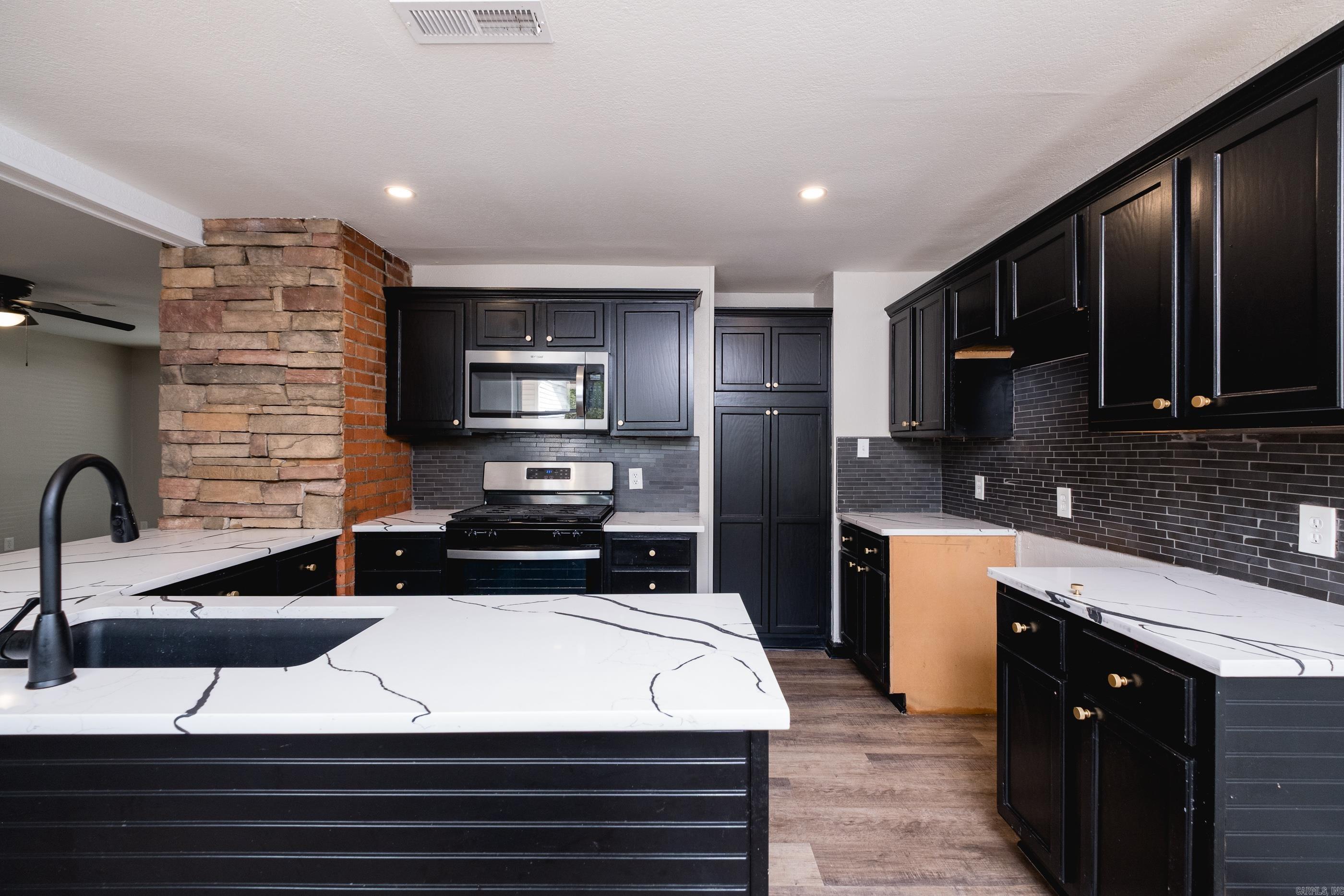 212 Lillian Street Property Photo 11