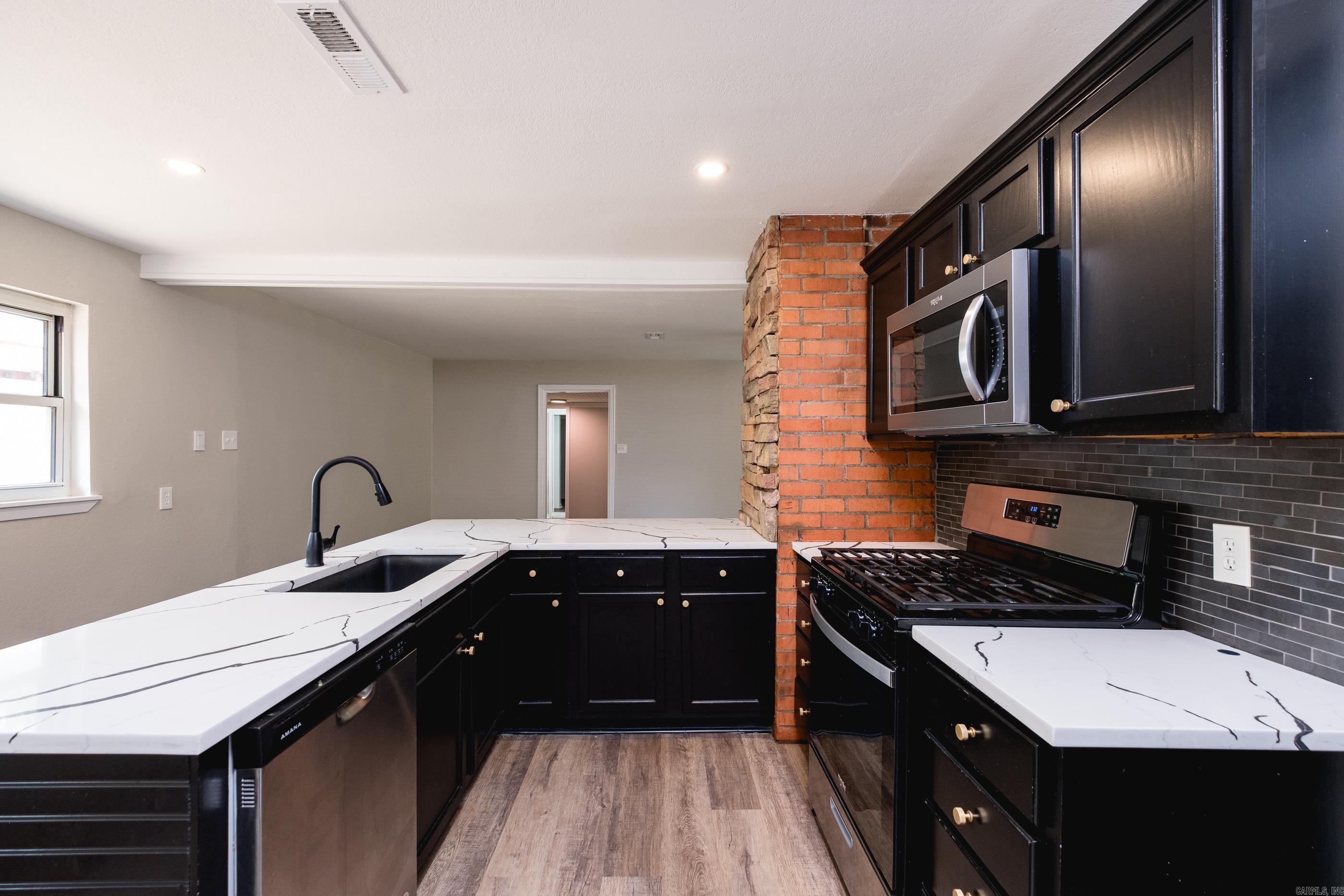212 Lillian Street Property Photo 12