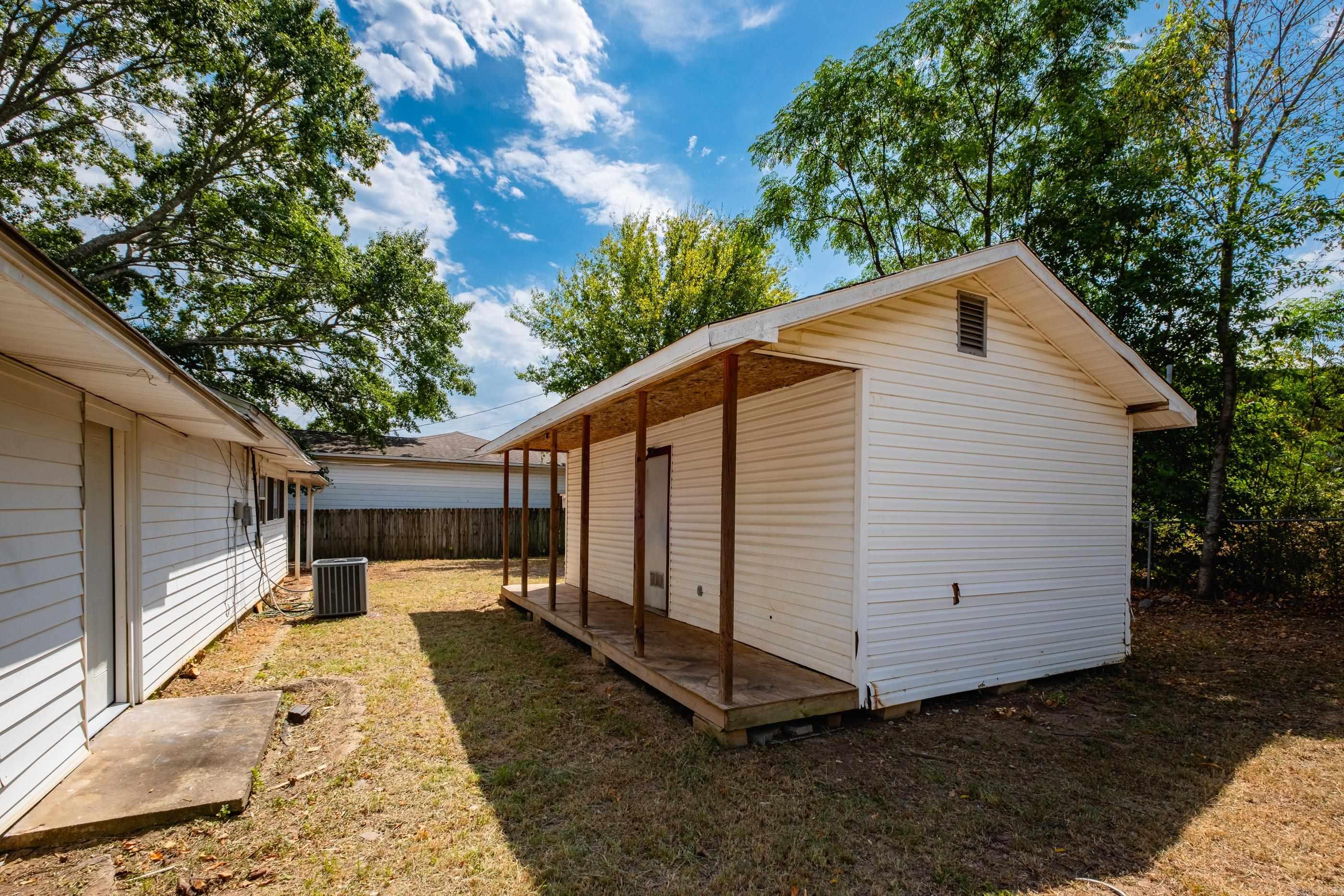 212 Lillian Street Property Photo 38