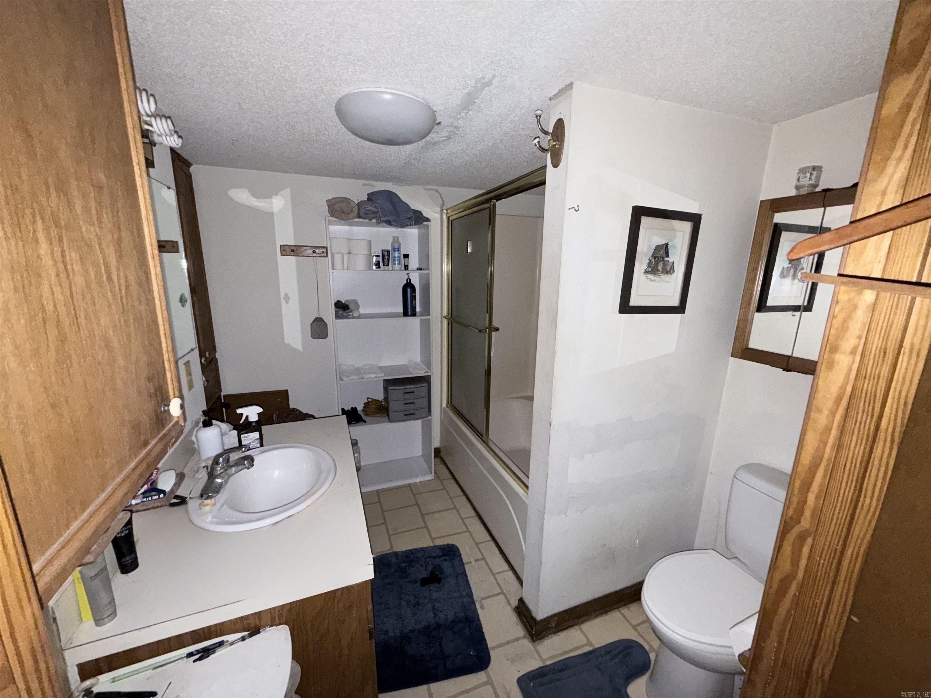 229 W Jordan Property Photo 14