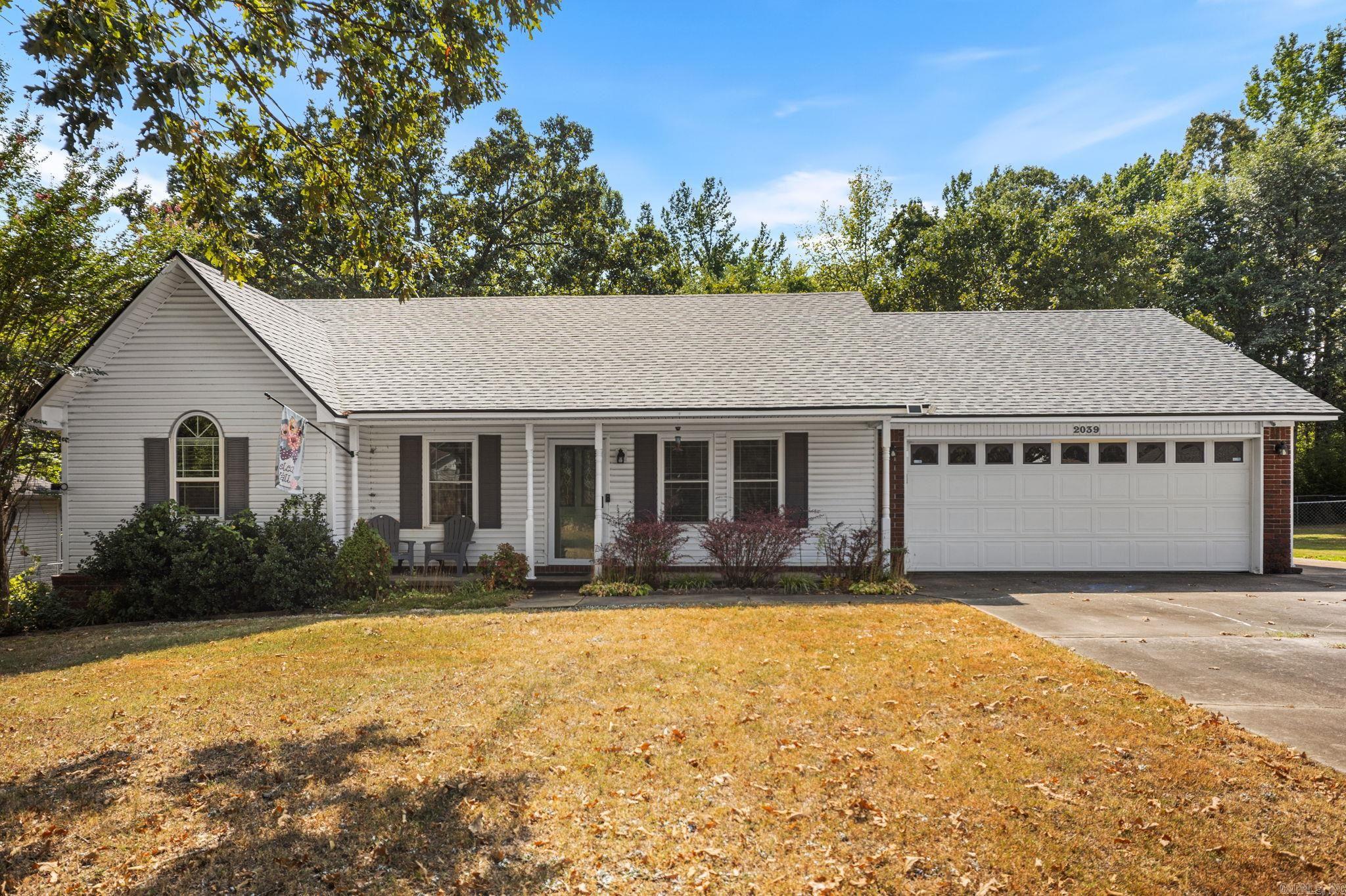 2039 N Hills Drive Property Photo 1