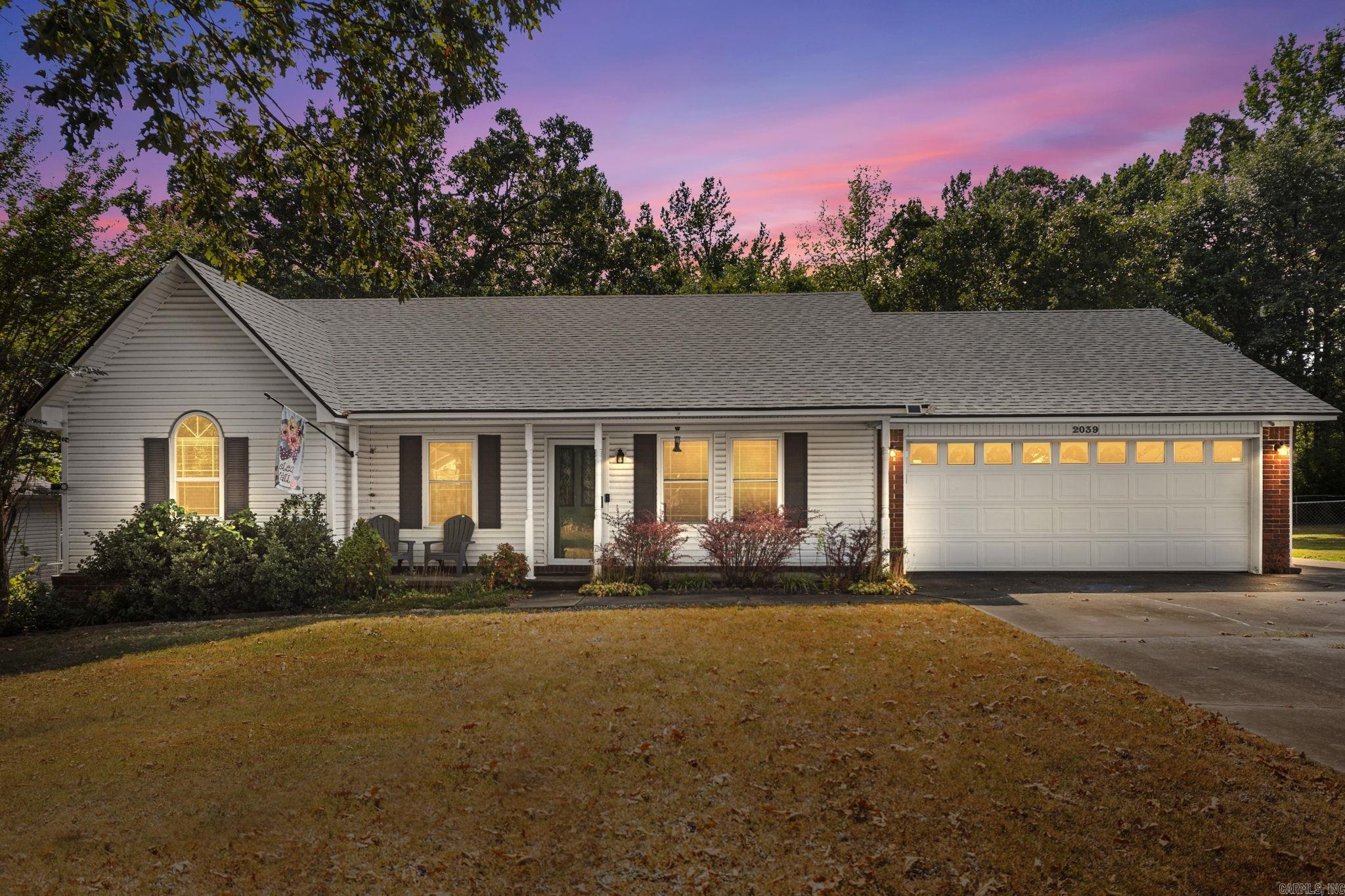 2039 N Hills Drive Property Photo 2