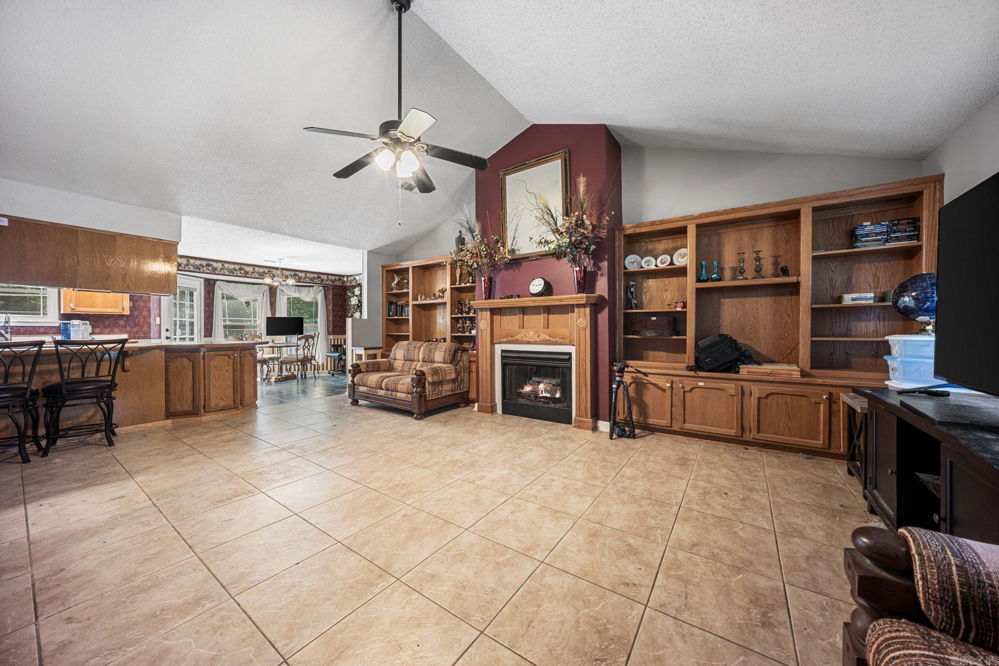 2039 N Hills Drive Property Photo 7
