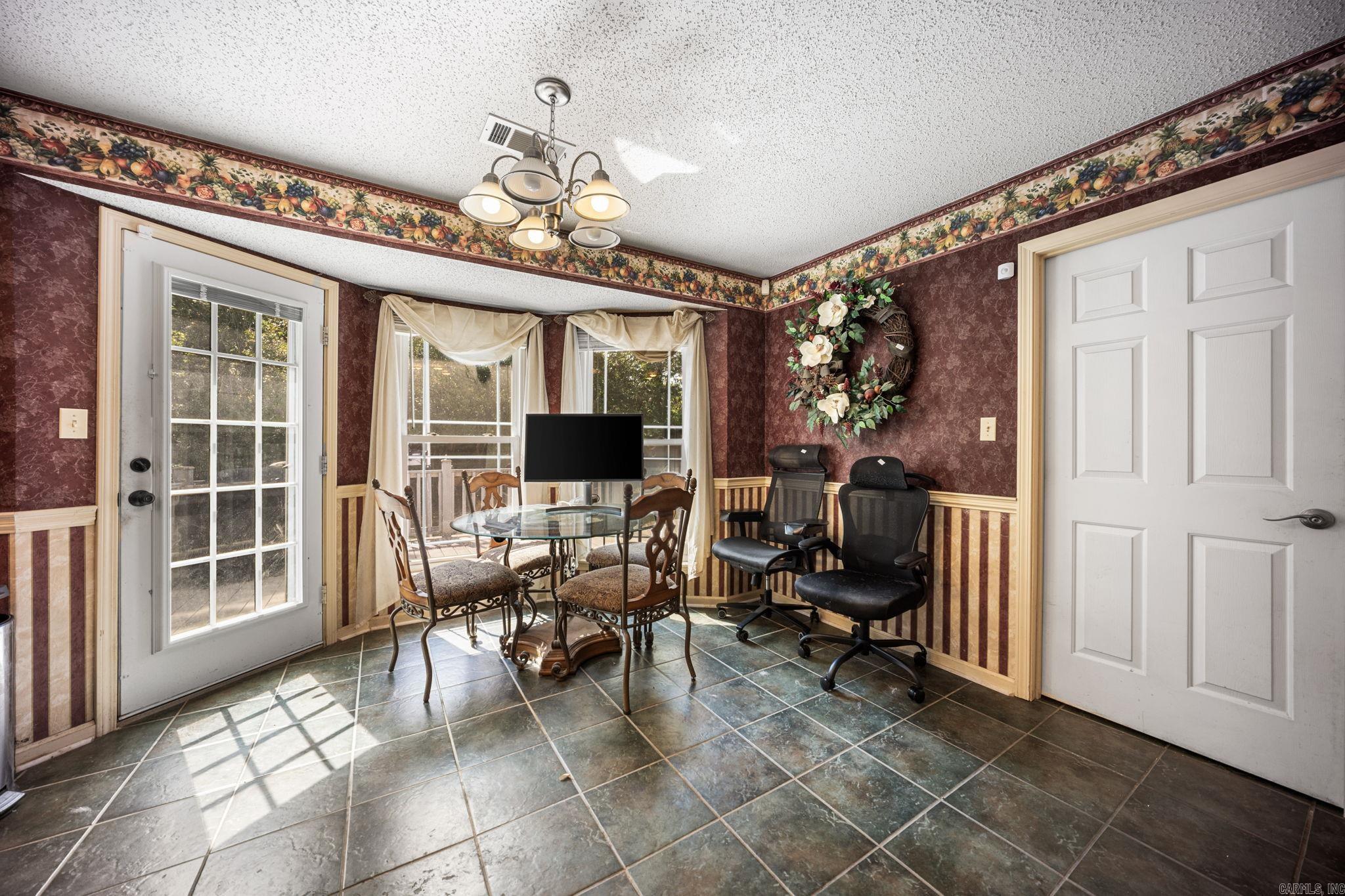 2039 N Hills Drive Property Photo 10