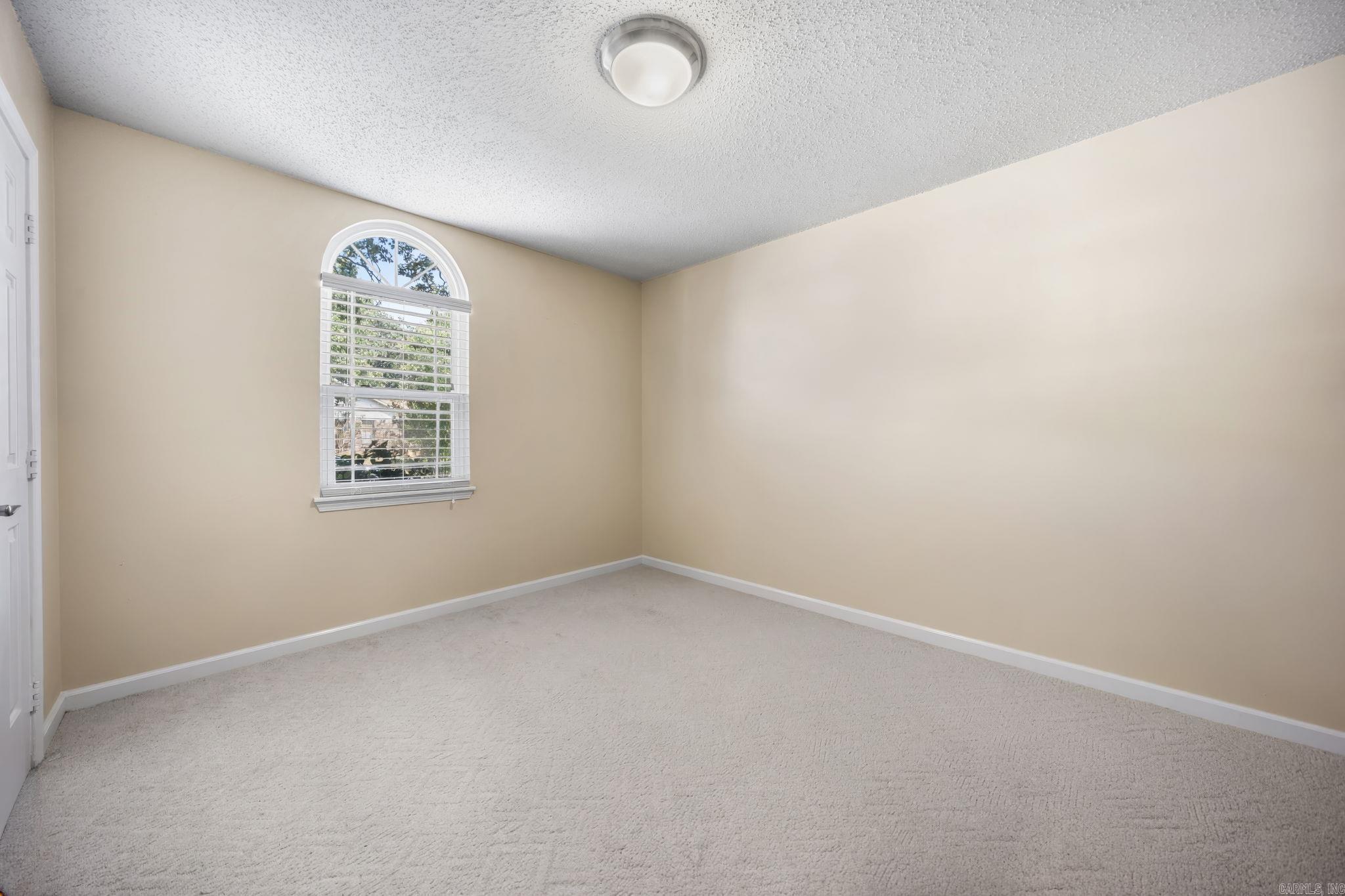 2039 N Hills Drive Property Photo 21