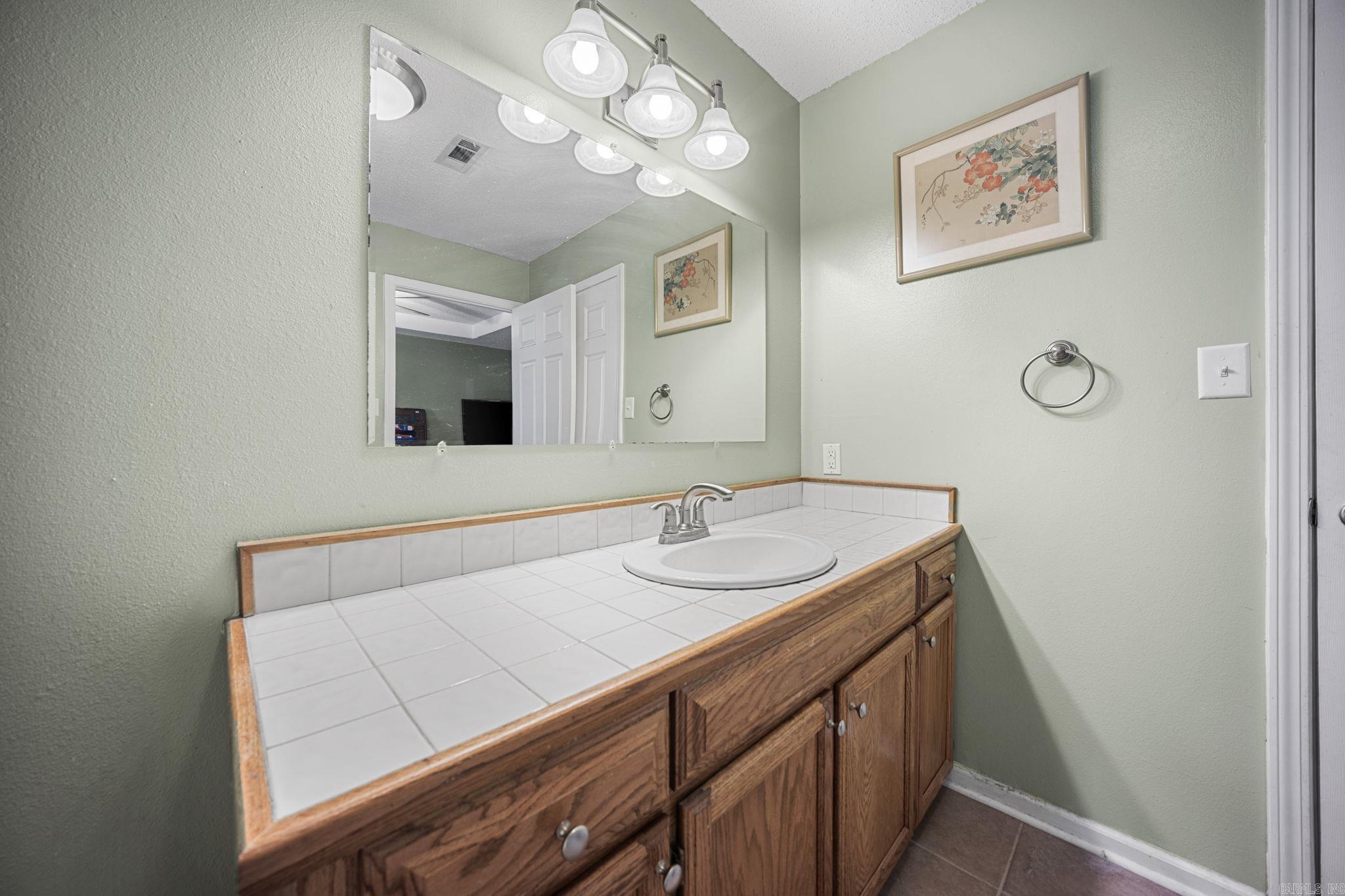 2039 N Hills Drive Property Photo 27