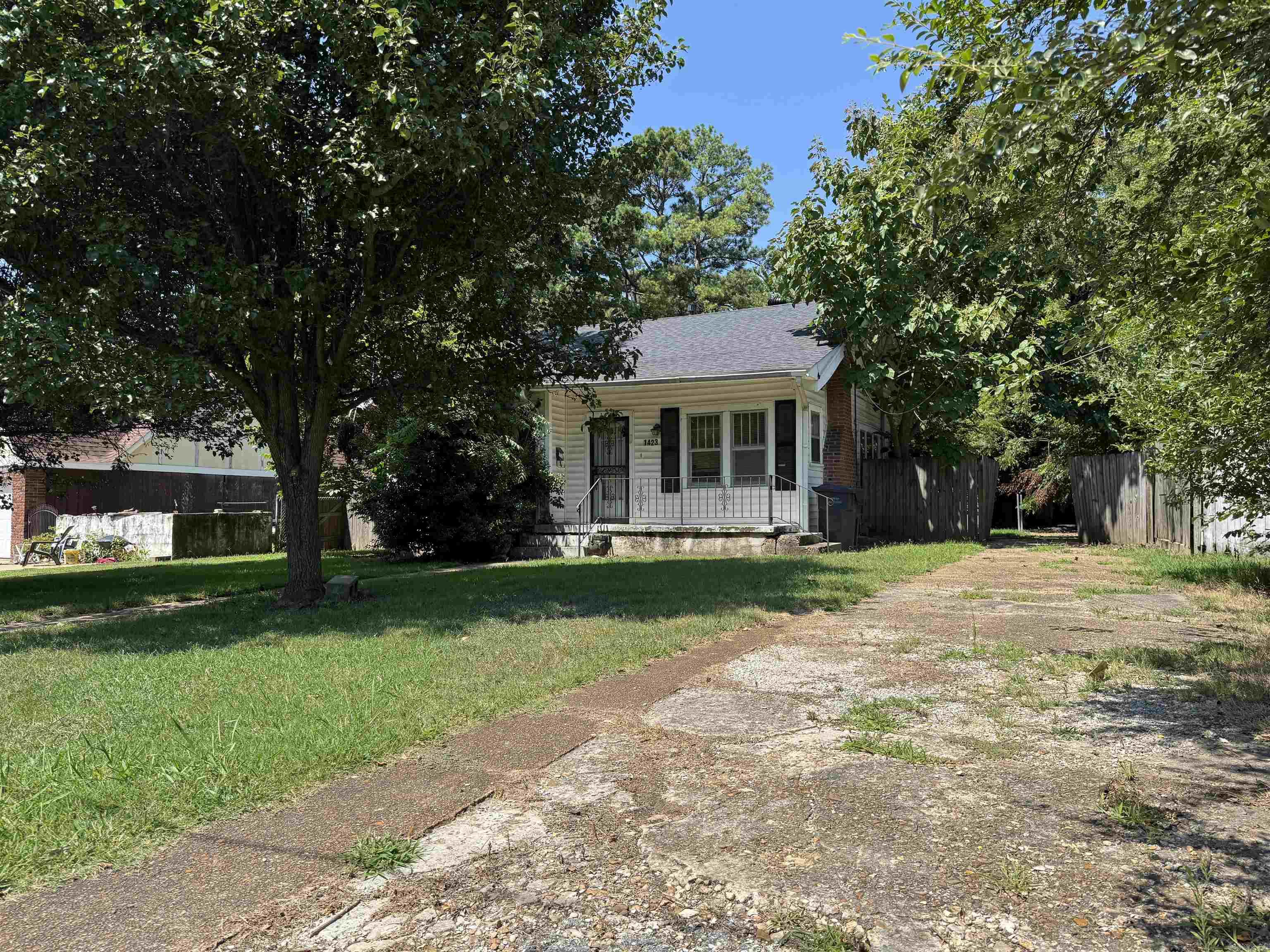 1423 S Haven Street Property Photo 1