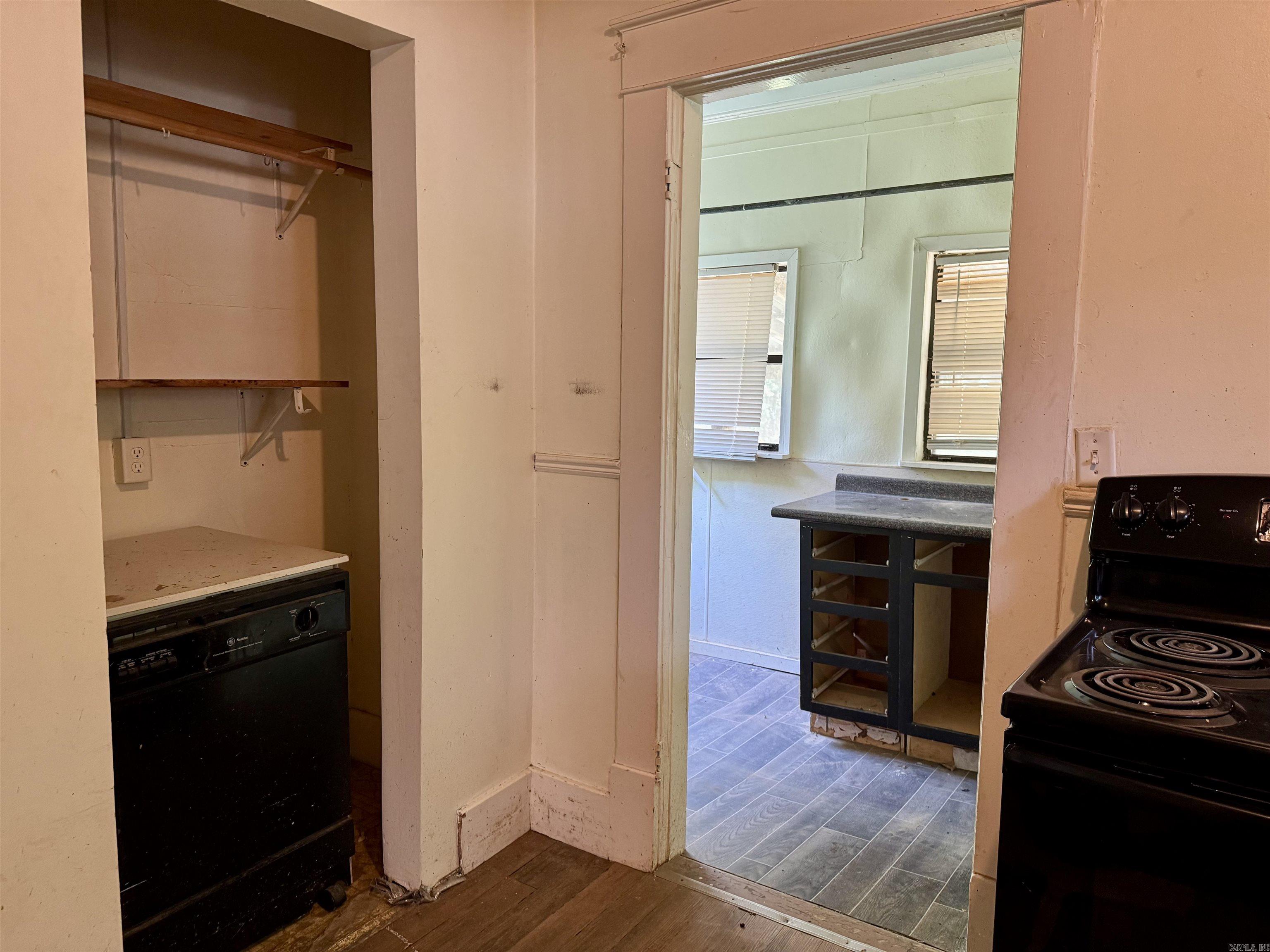1423 S Haven Street Property Photo 9