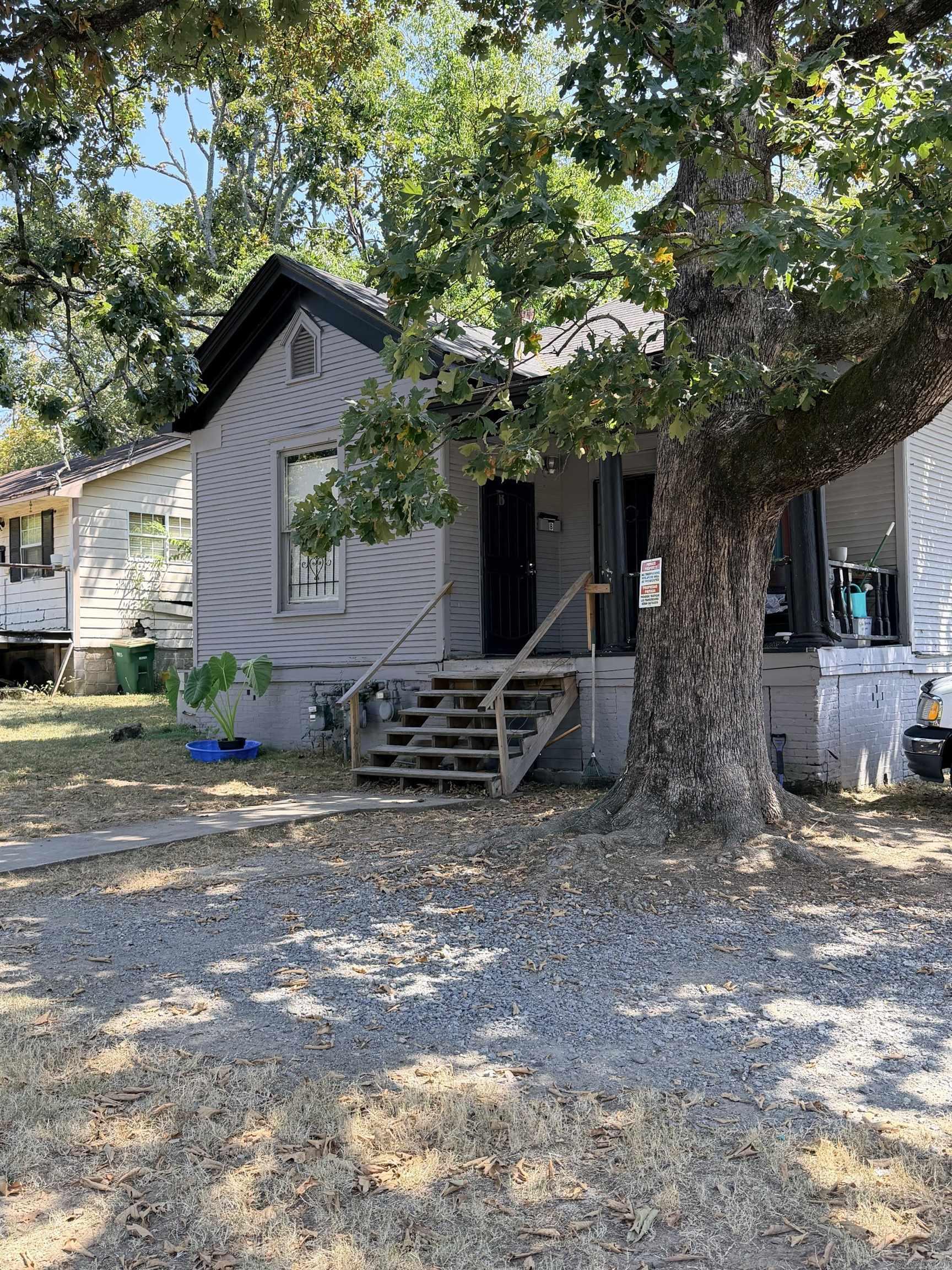 923 Abigail Street Property Photo 2