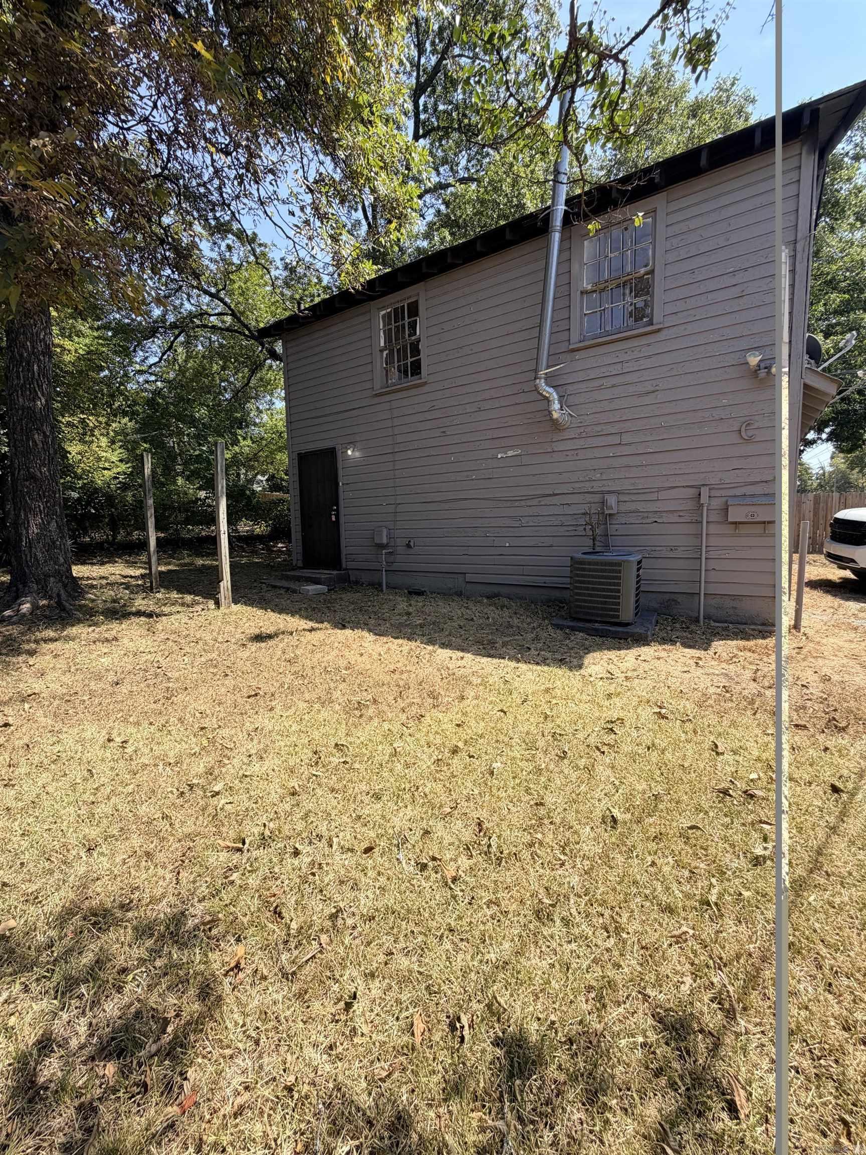 923 Abigail Street Property Photo 4